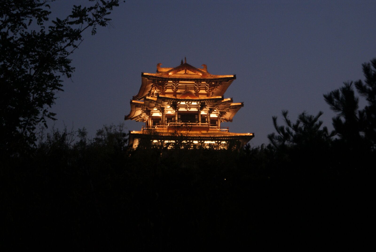 Sony Alpha DSLR-A200 sample photo. Temple, night view, building photography