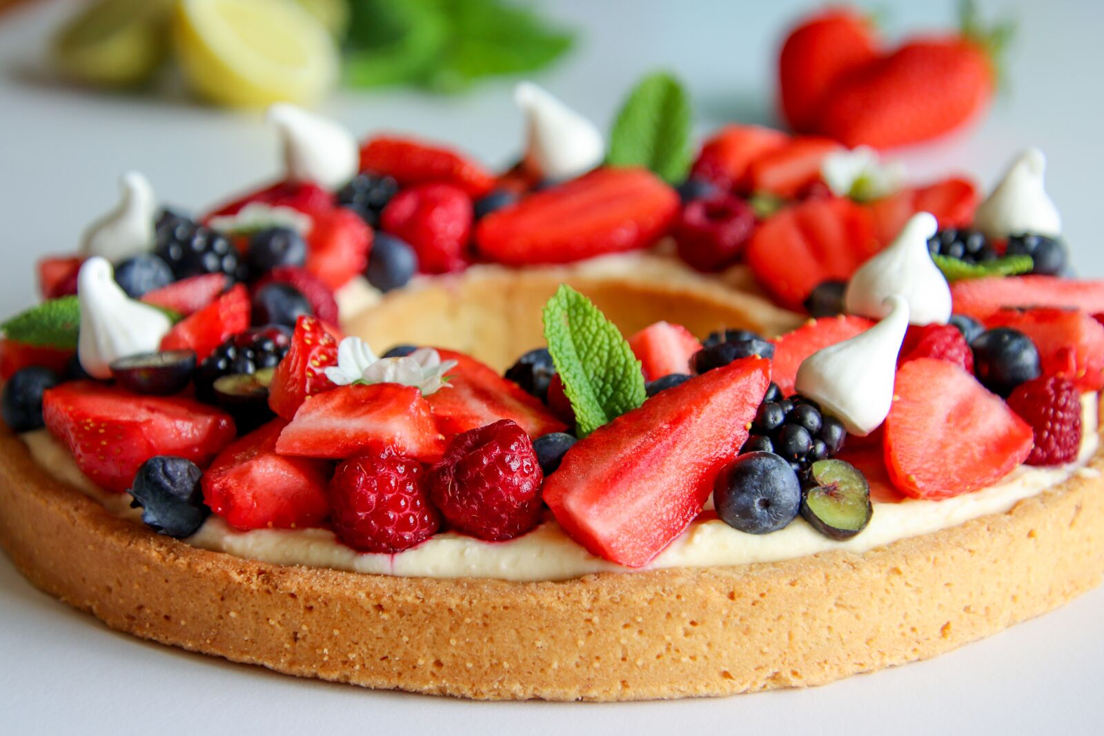 Canon EOS 800D (EOS Rebel T7i / EOS Kiss X9i) sample photo. Pie, berries, strawberry photography
