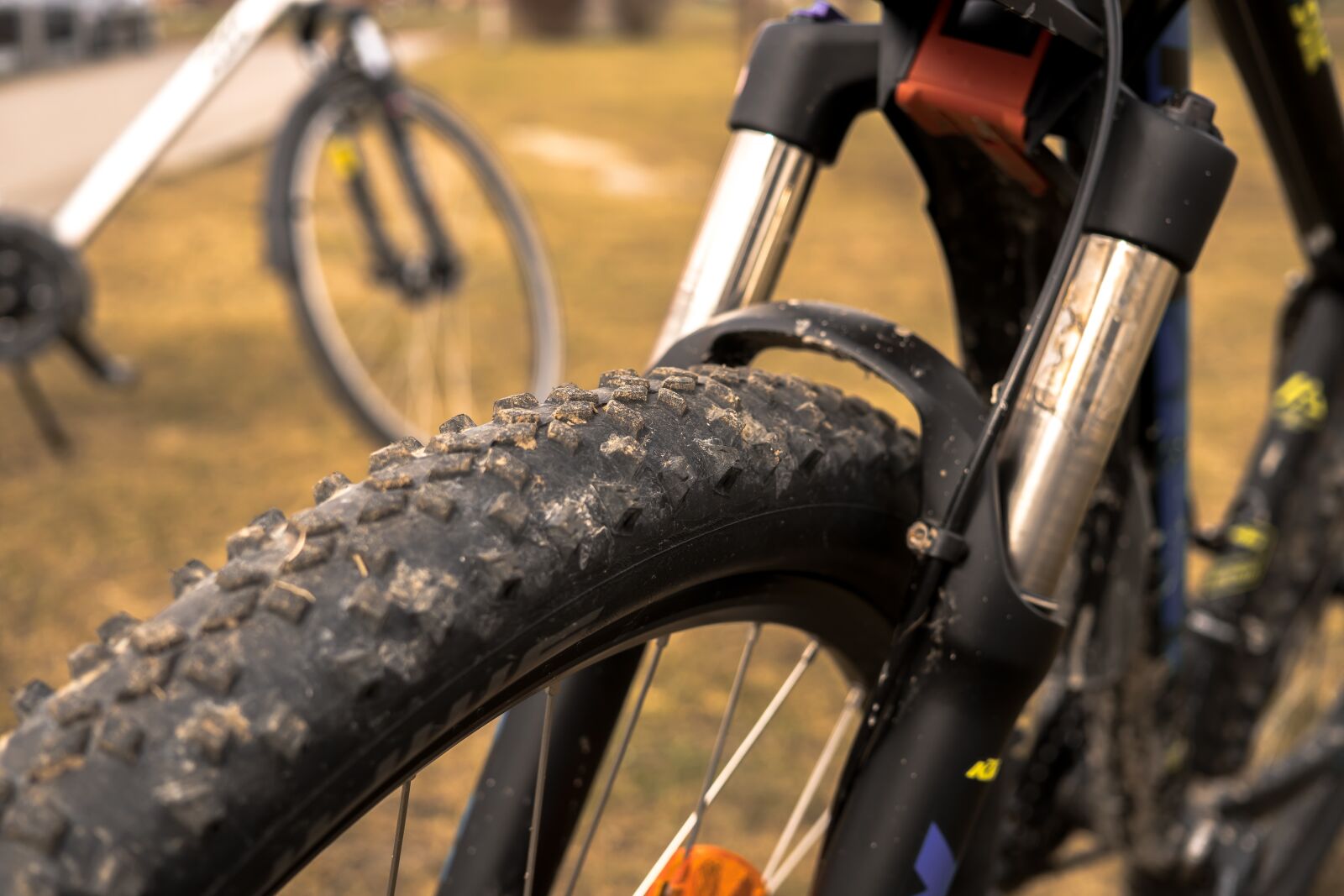 Sony a6300 + Sigma 30mm F2.8 EX DN sample photo. Bike, mature, mountain bike photography