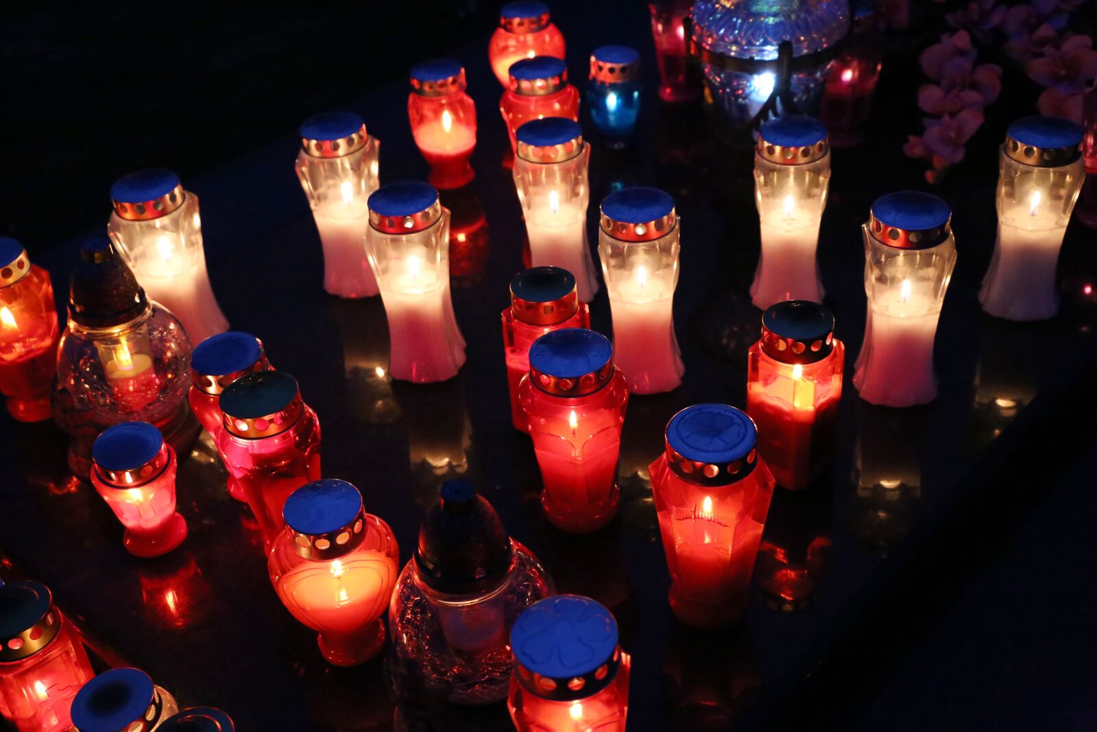 Canon EF 24-105mm F3.5-5.6 IS STM sample photo. All saints, red candles photography
