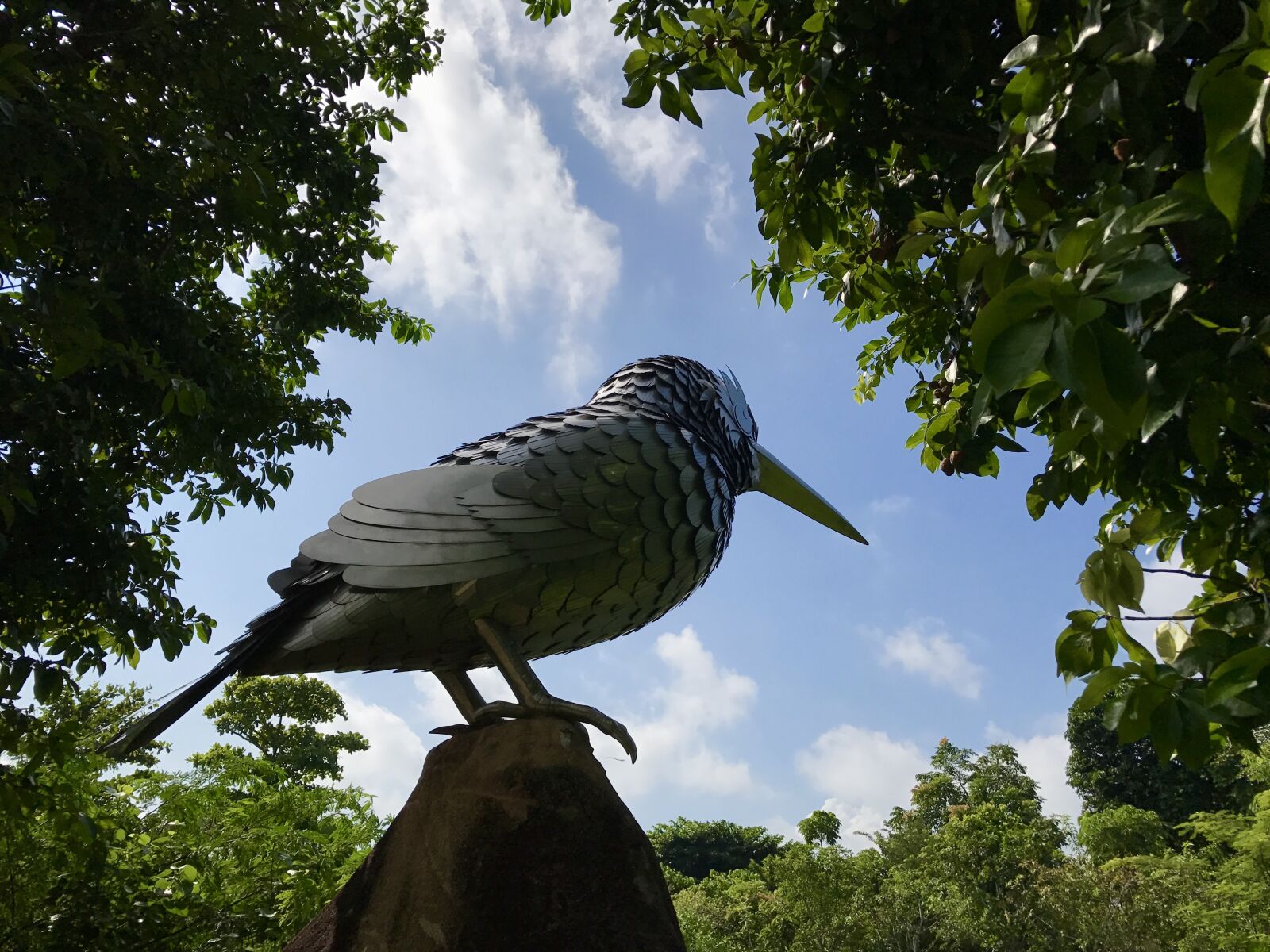 iPhone 7 Plus back dual camera 3.99mm f/1.8 sample photo. Bird, sculpture, design photography