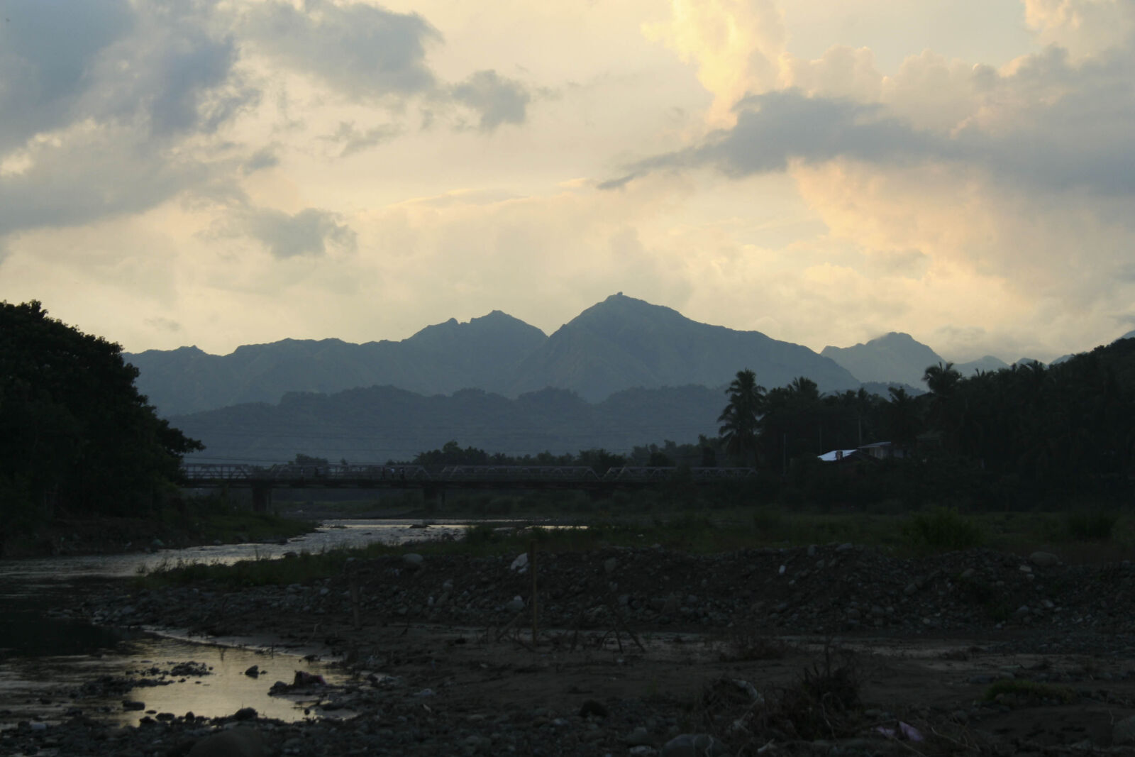 Canon EOS 350D (EOS Digital Rebel XT / EOS Kiss Digital N) sample photo. Asia, bridge, mountains, river photography