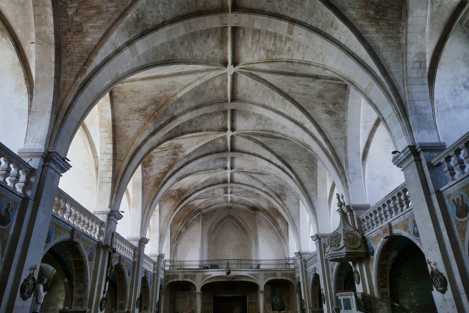 Panasonic Lumix DMC-FZ1000 sample photo. Church, interior, religion photography