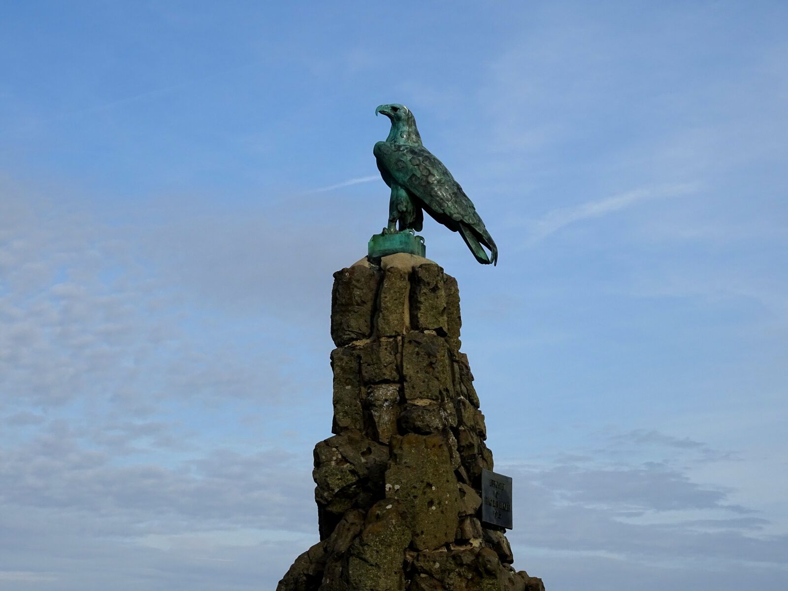 Sony DSC-HX60 sample photo. Aviator monument, wasserkuppe, monument photography