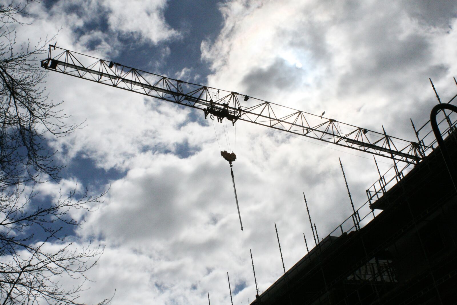 Canon EOS 30D sample photo. Building, construction crane, tap photography