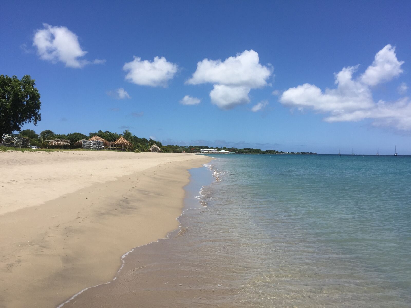 iPhone 6 Plus back camera 4.15mm f/2.2 sample photo. Beach, resort, beach, walk photography