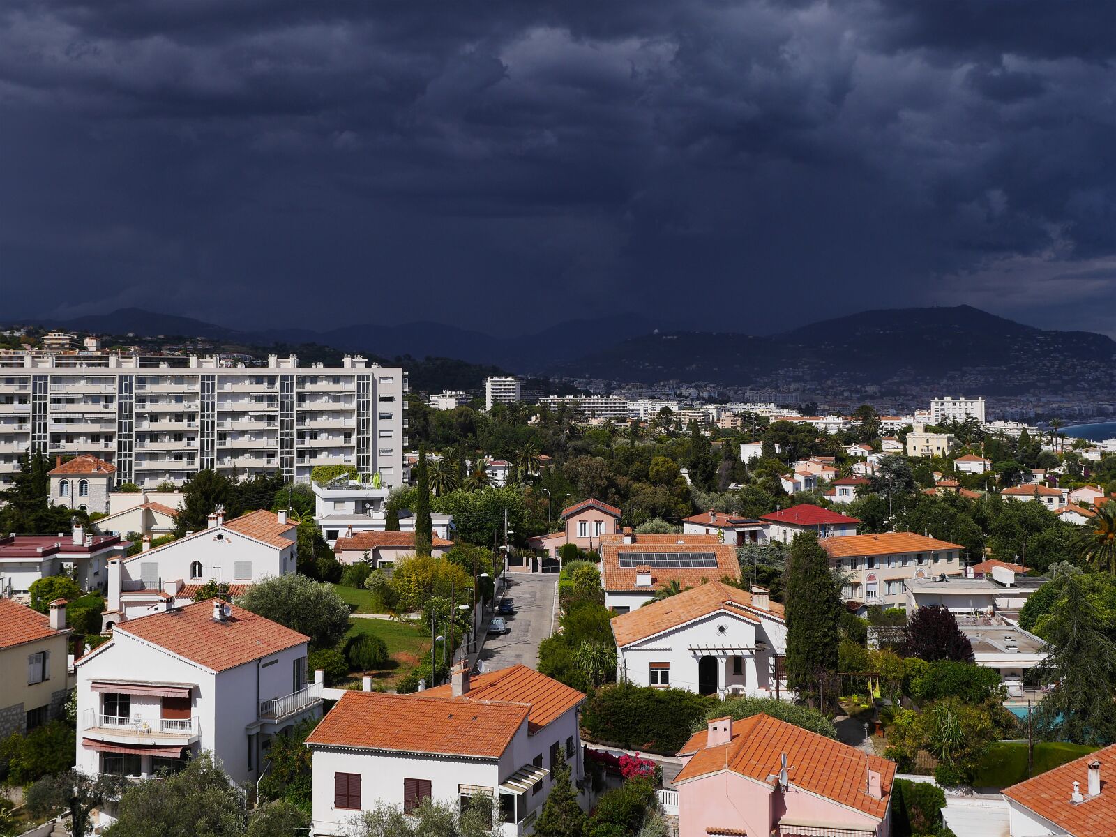 Panasonic Lumix DMC-GH3 sample photo. Storm, squall line, dark photography