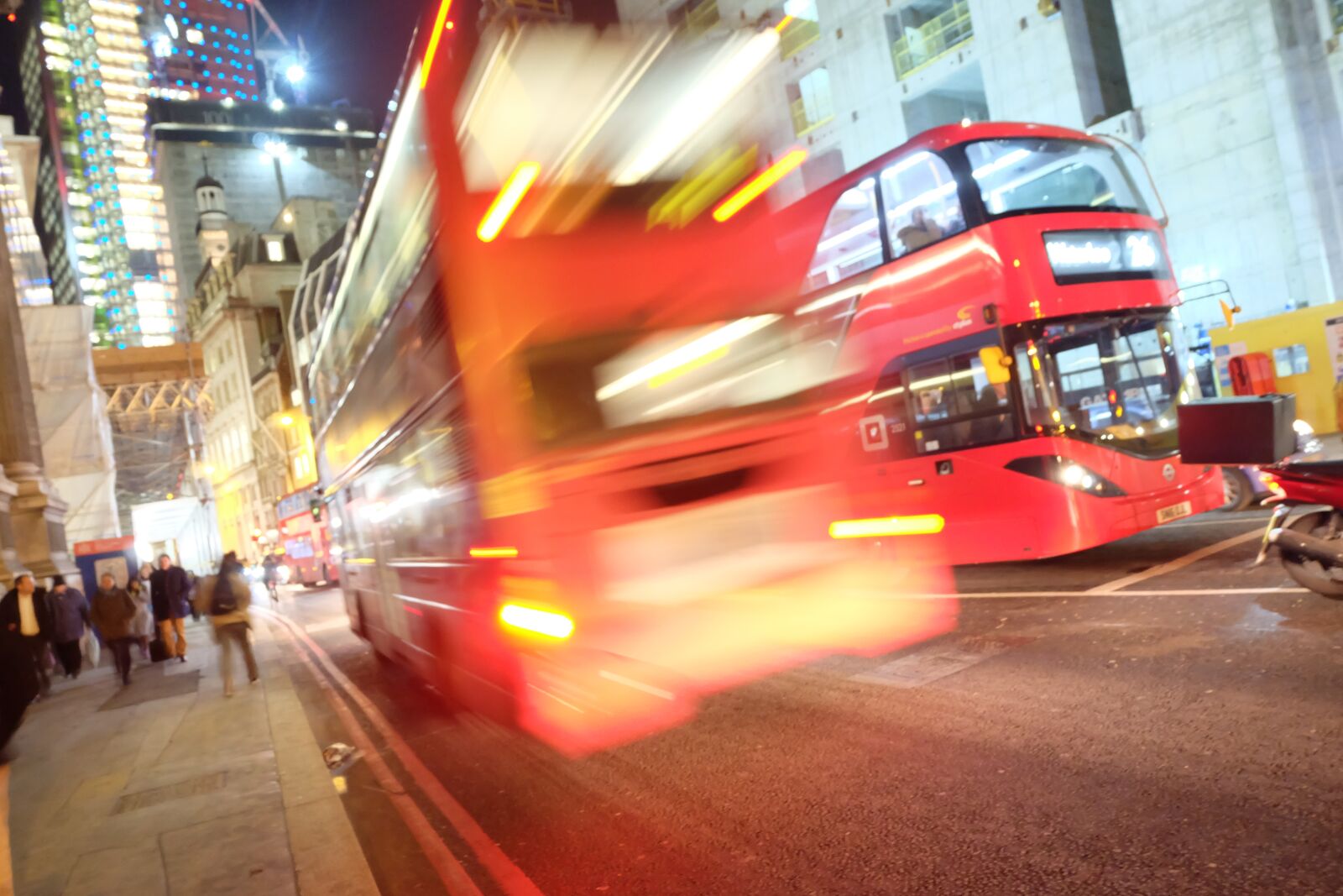 Fujifilm X-A2 + Fujifilm XC 16-50mm F3.5-5.6 OIS II sample photo. London, buses, transport photography