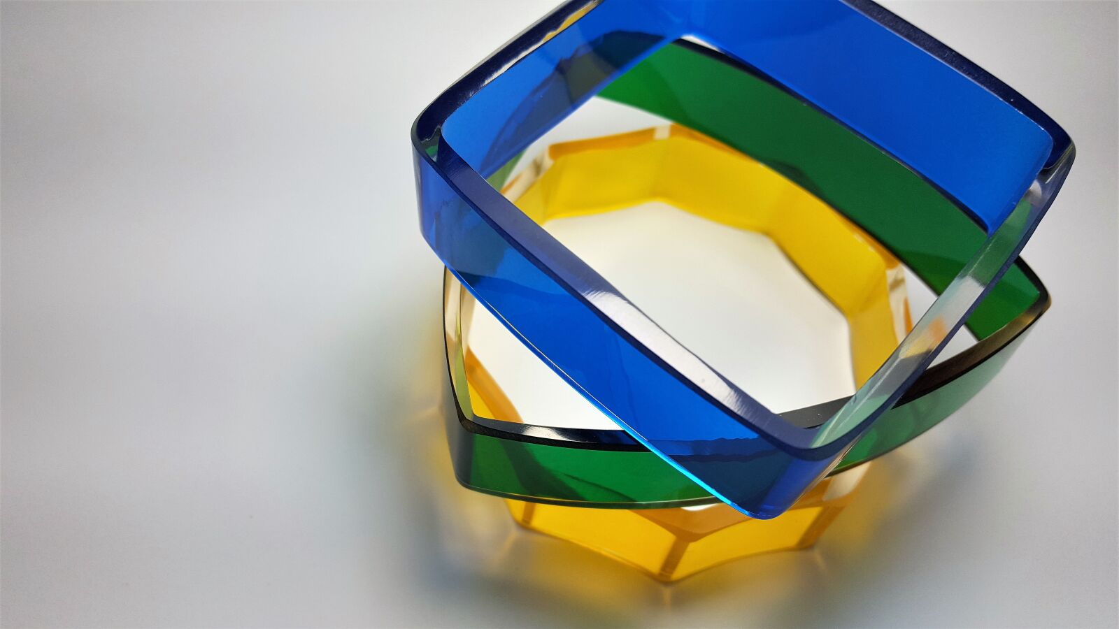 Samsung Galaxy S6 sample photo. Glass, mastered, yellow photography