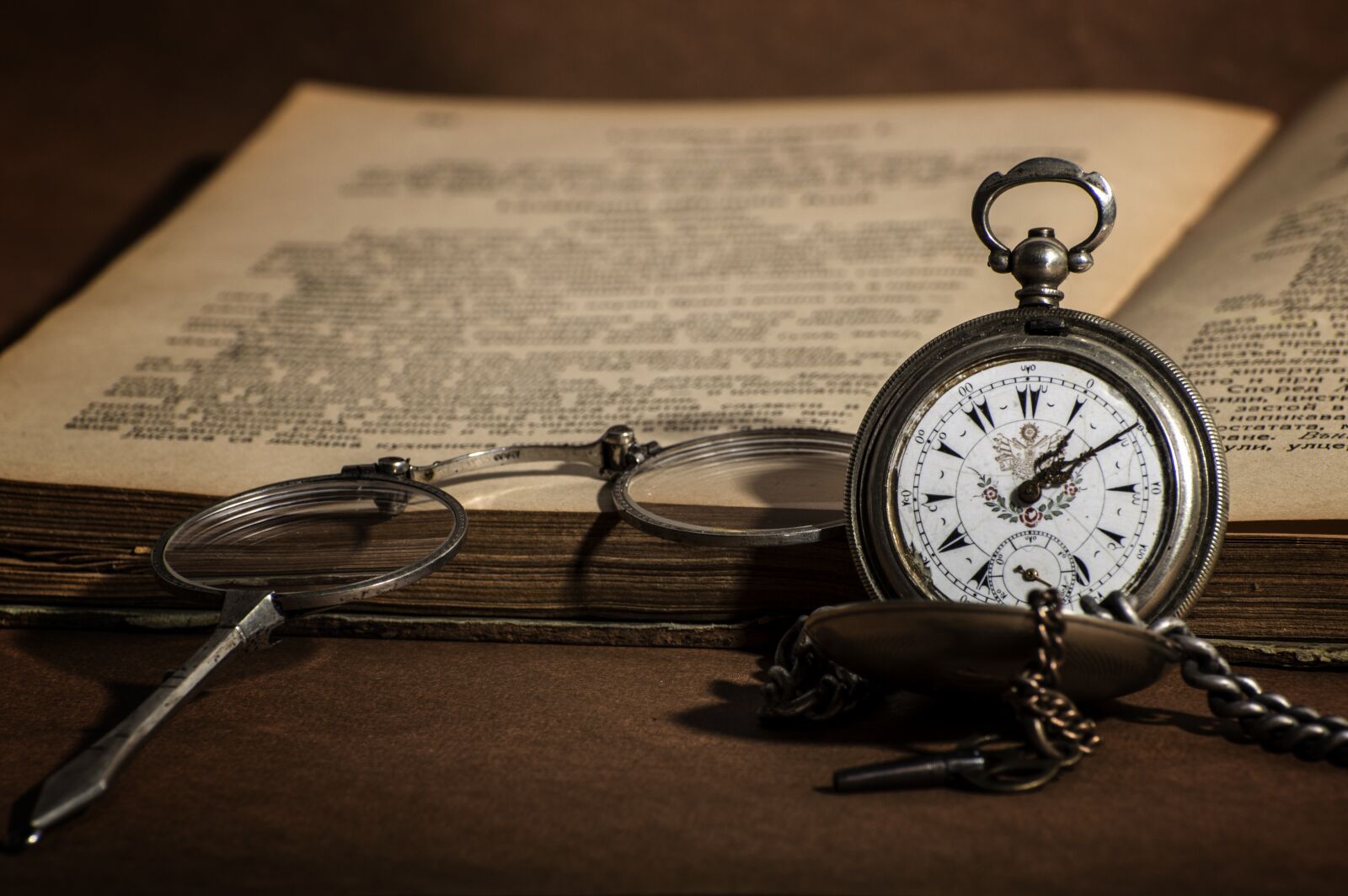 Nikon D3200 sample photo. Watch, retro, book photography