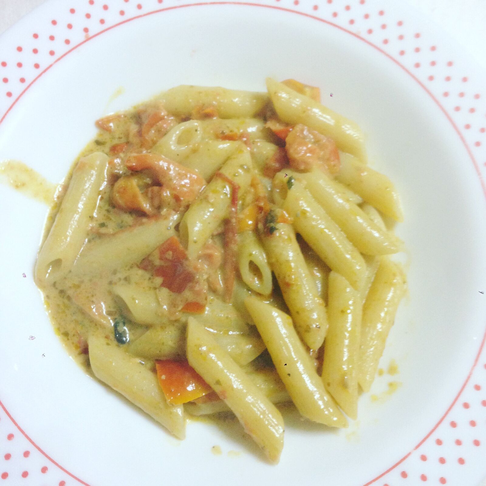 iPhone 5 back camera 4.12mm f/2.4 sample photo. Cheese, cream, gamberi, pasta photography