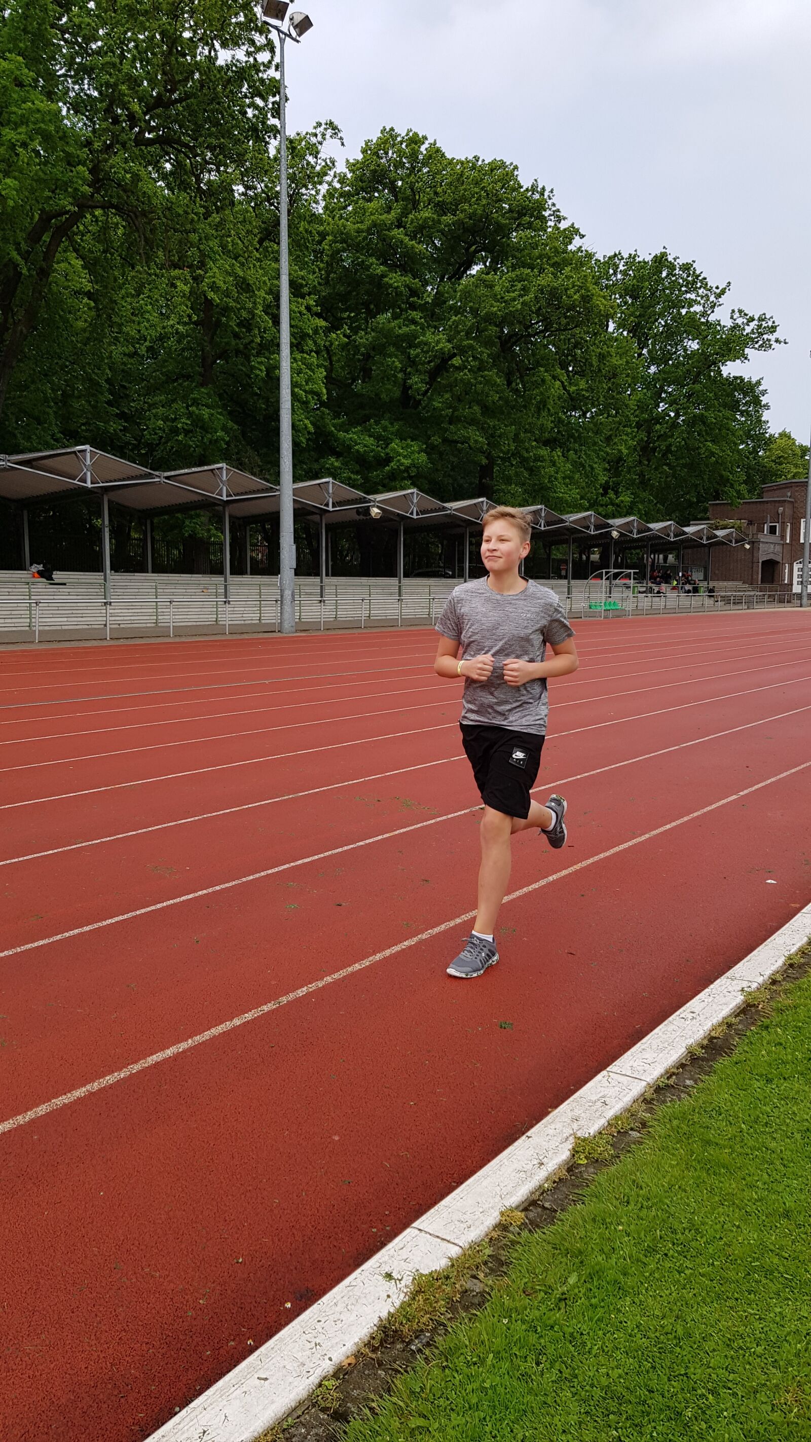 Samsung Galaxy S8 sample photo. Run, sport, fitness photography