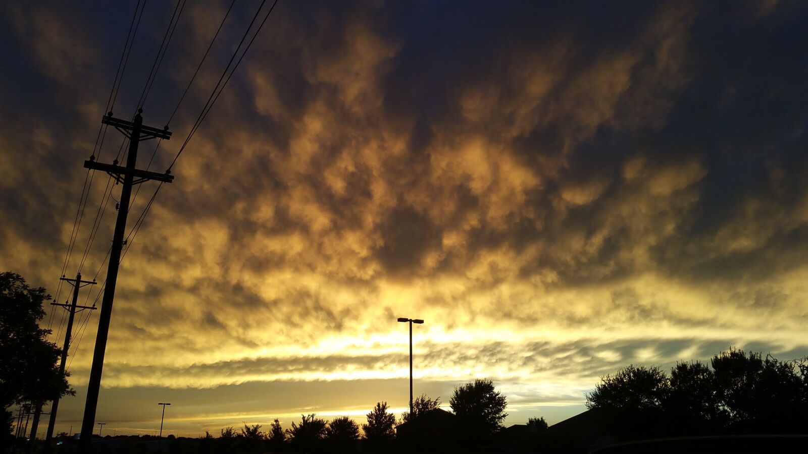 Samsung Galaxy Note4 sample photo. Clouds, road, trees photography