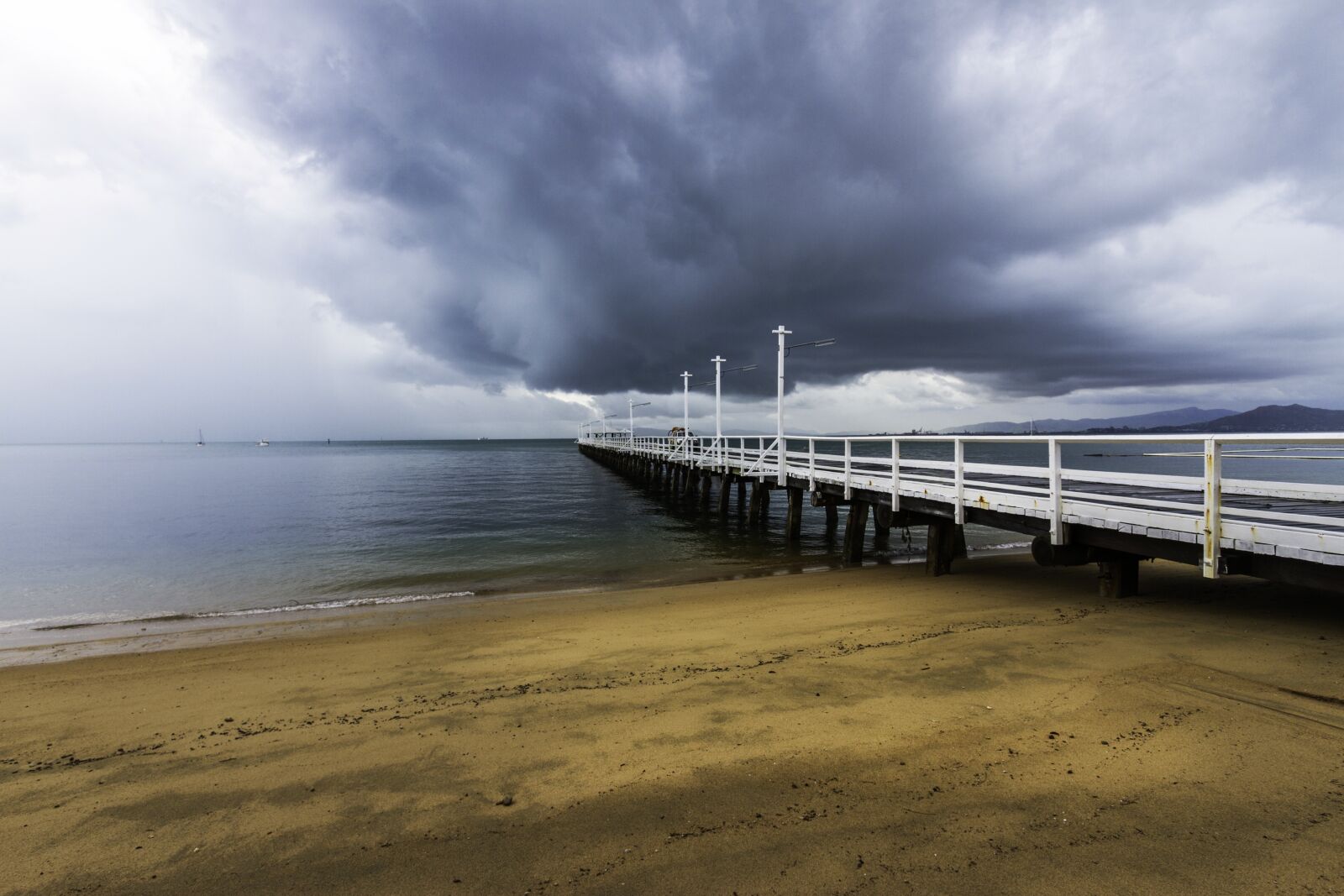 Canon EF-S 10-22mm F3.5-4.5 USM sample photo. Magnetic island, picnic bay photography