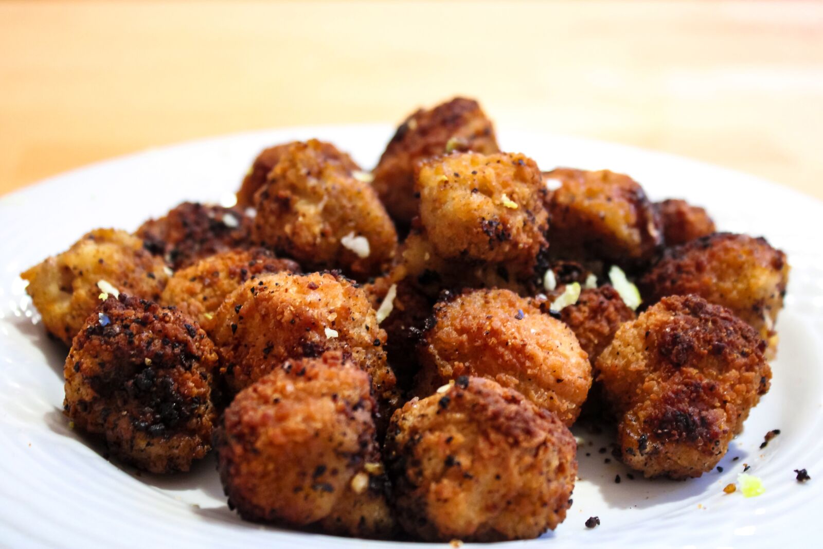 Canon EOS 2000D (EOS Rebel T7 / EOS Kiss X90 / EOS 1500D) sample photo. Baked mushrooms, baked, food photography