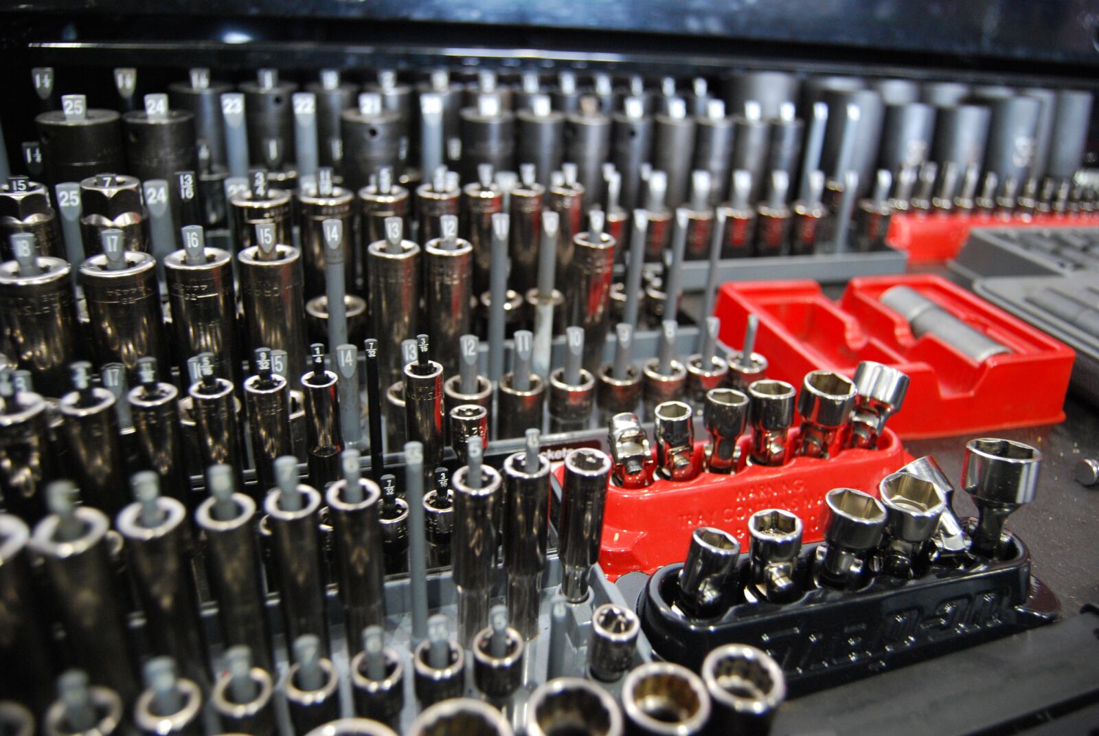 Nikon D40X sample photo. Toolbox, socket, repair photography
