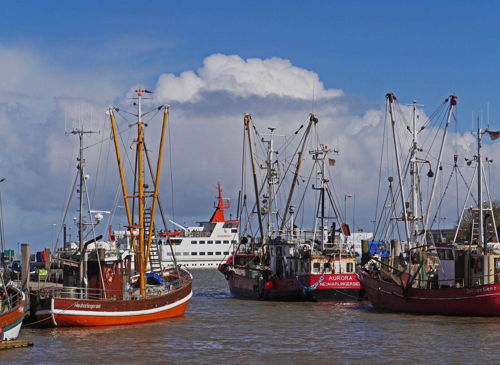 Panasonic Lumix DMC-GH3 sample photo. Fishing vessel, sielhafen, ferry photography