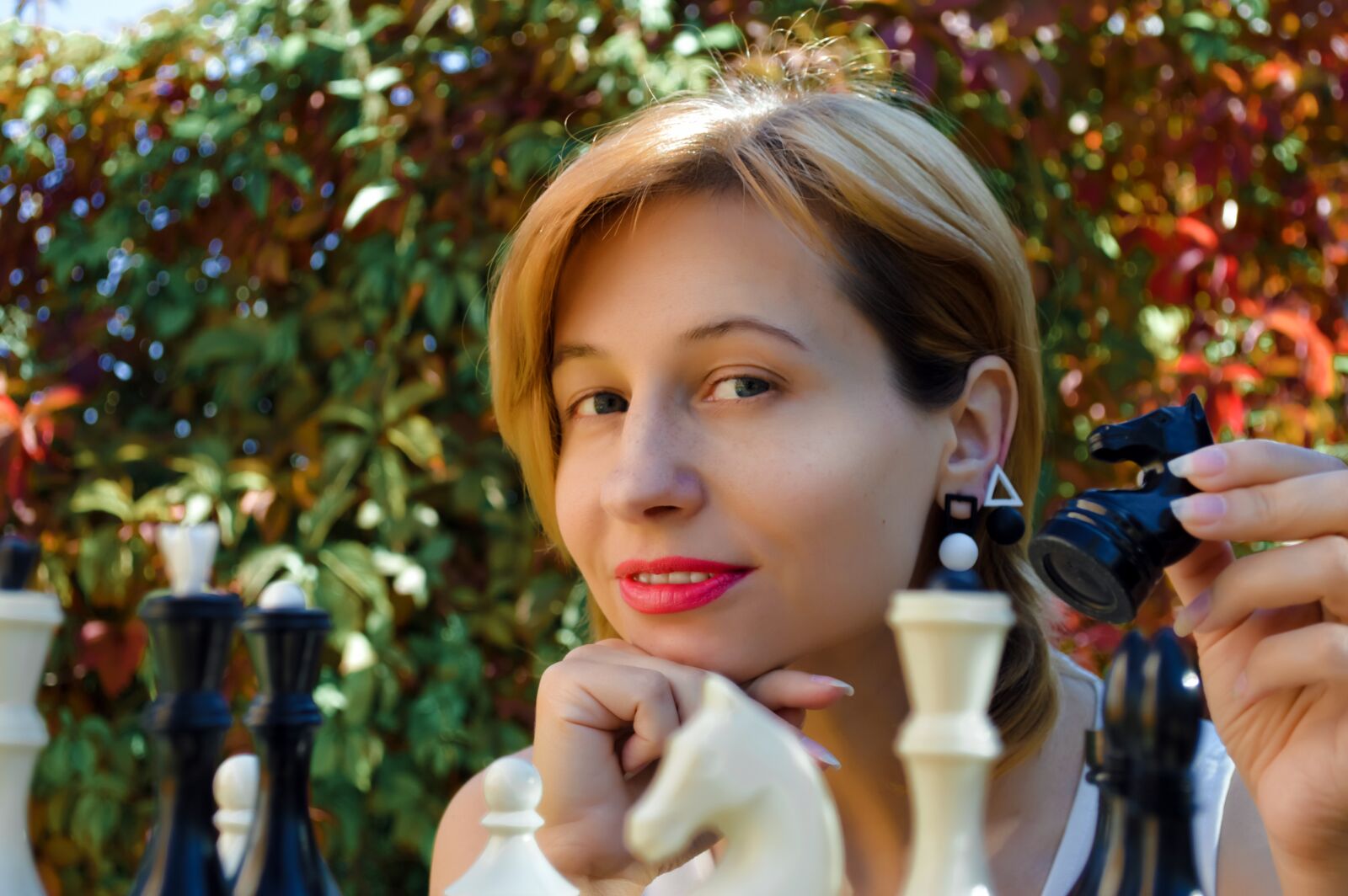 Nikon D3200 sample photo. Woman, leisure, board game photography