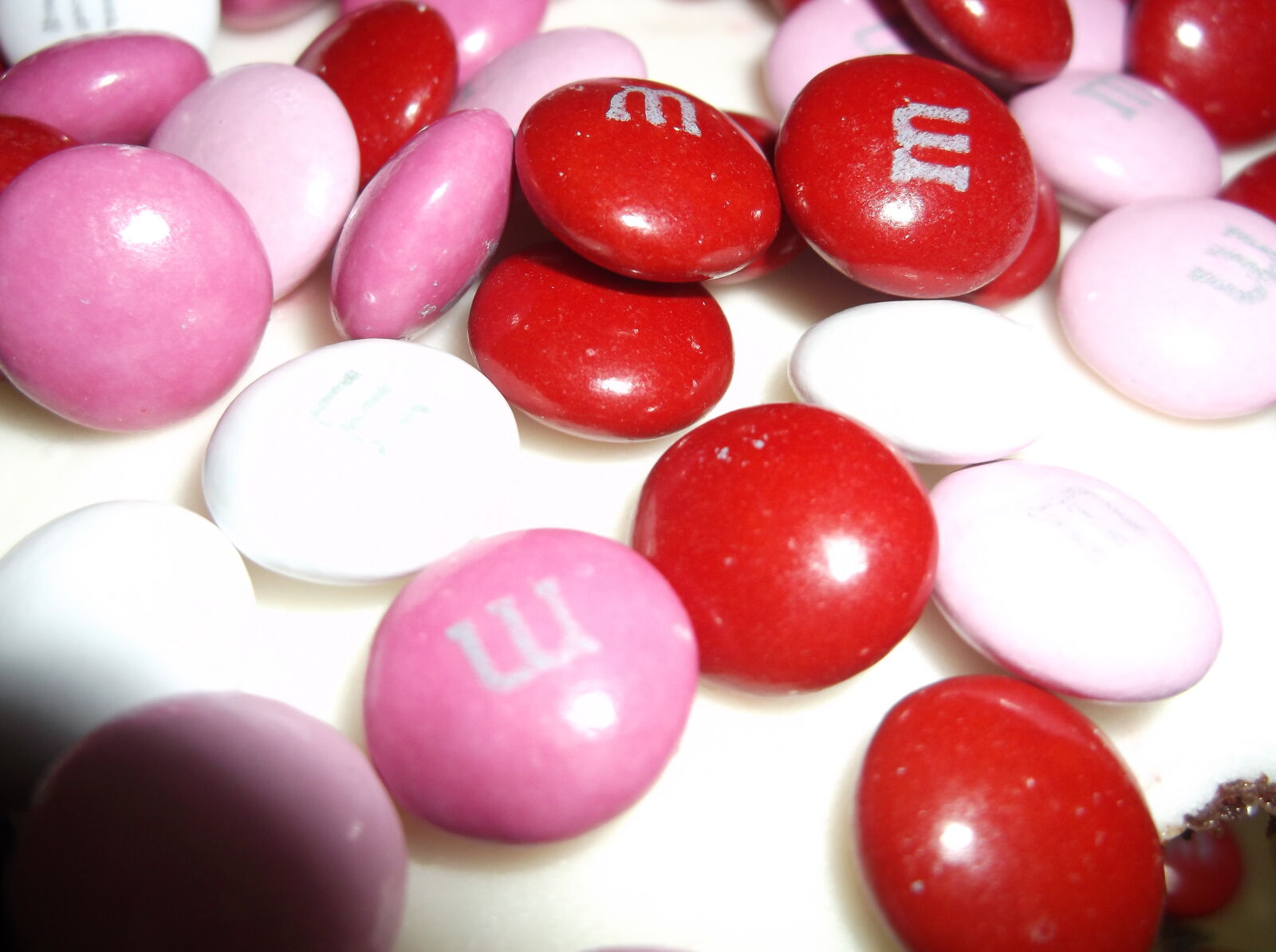 Fujifilm FinePix AX660 sample photo. Candy, chocolate, pink, red photography