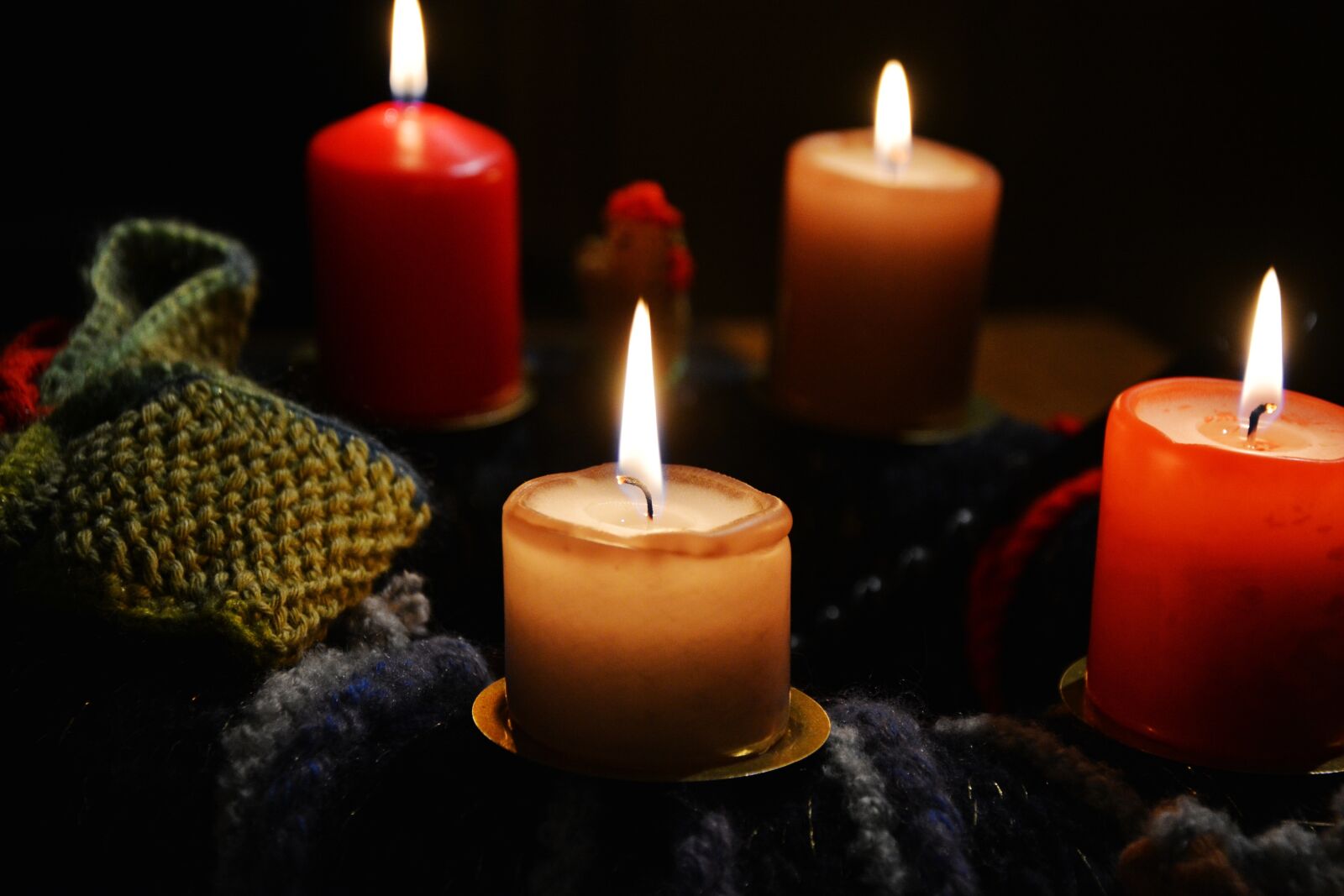 Nikon D5200 sample photo. Candles, advent wreath, advent photography