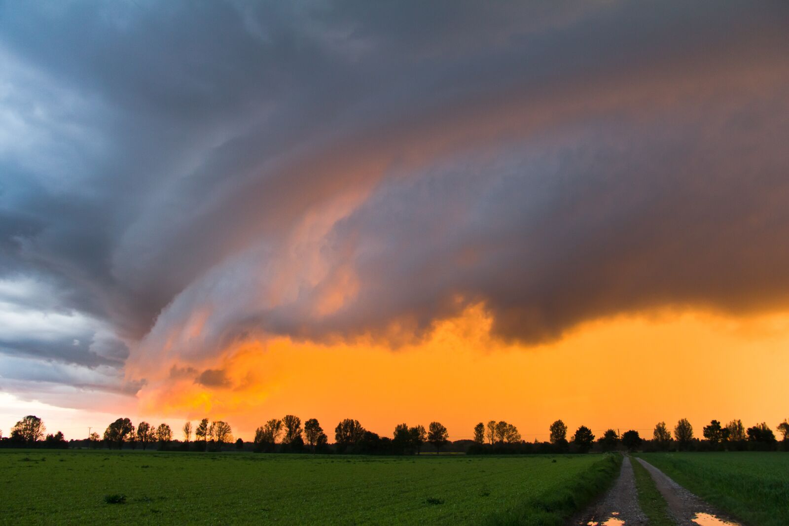 Canon EF-S 17-85mm F4-5.6 IS USM sample photo. Thunderstorm, storm, cumulonimbus photography