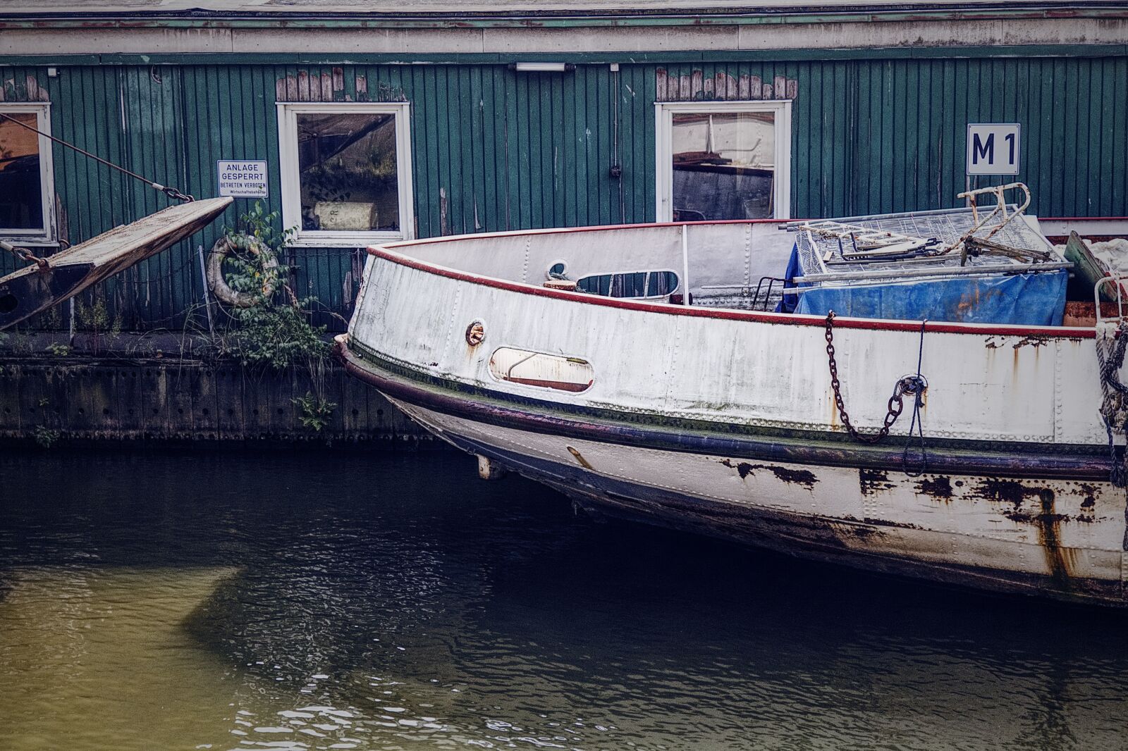 Canon EOS 1300D (EOS Rebel T6 / EOS Kiss X80) sample photo. Ship, old, water photography