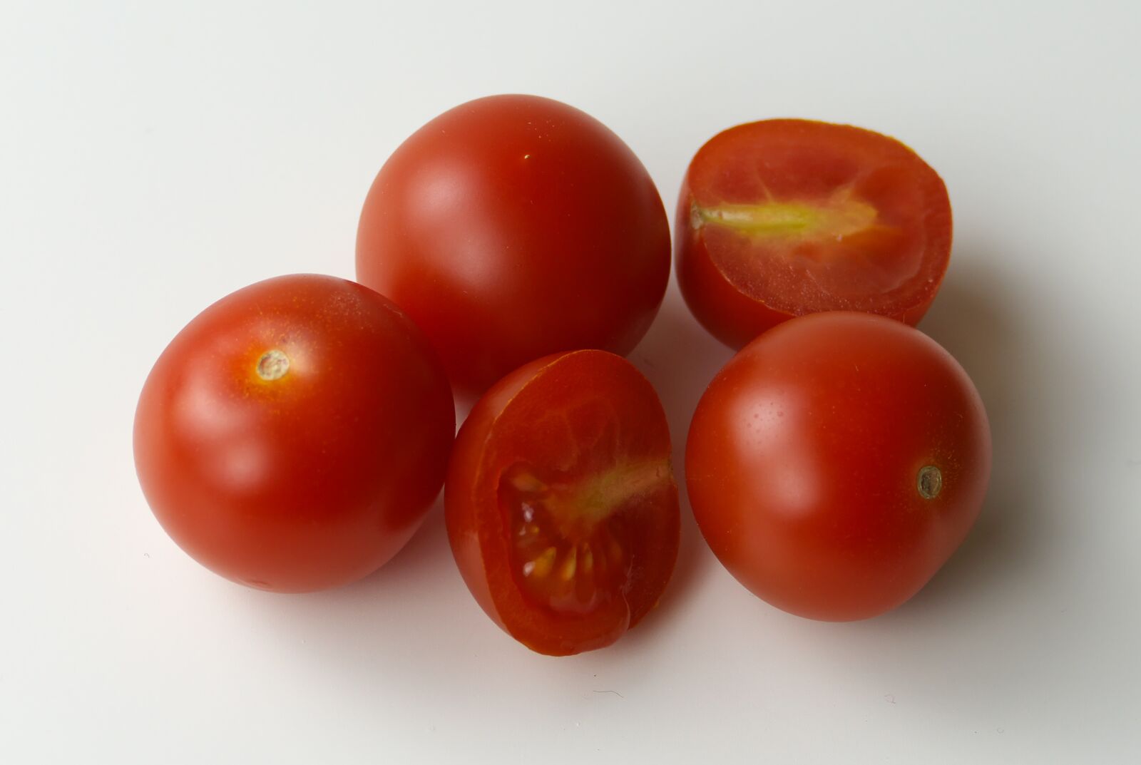 Panasonic Lumix DMC-FZ1000 sample photo. Tomatoes, red, cherry photography