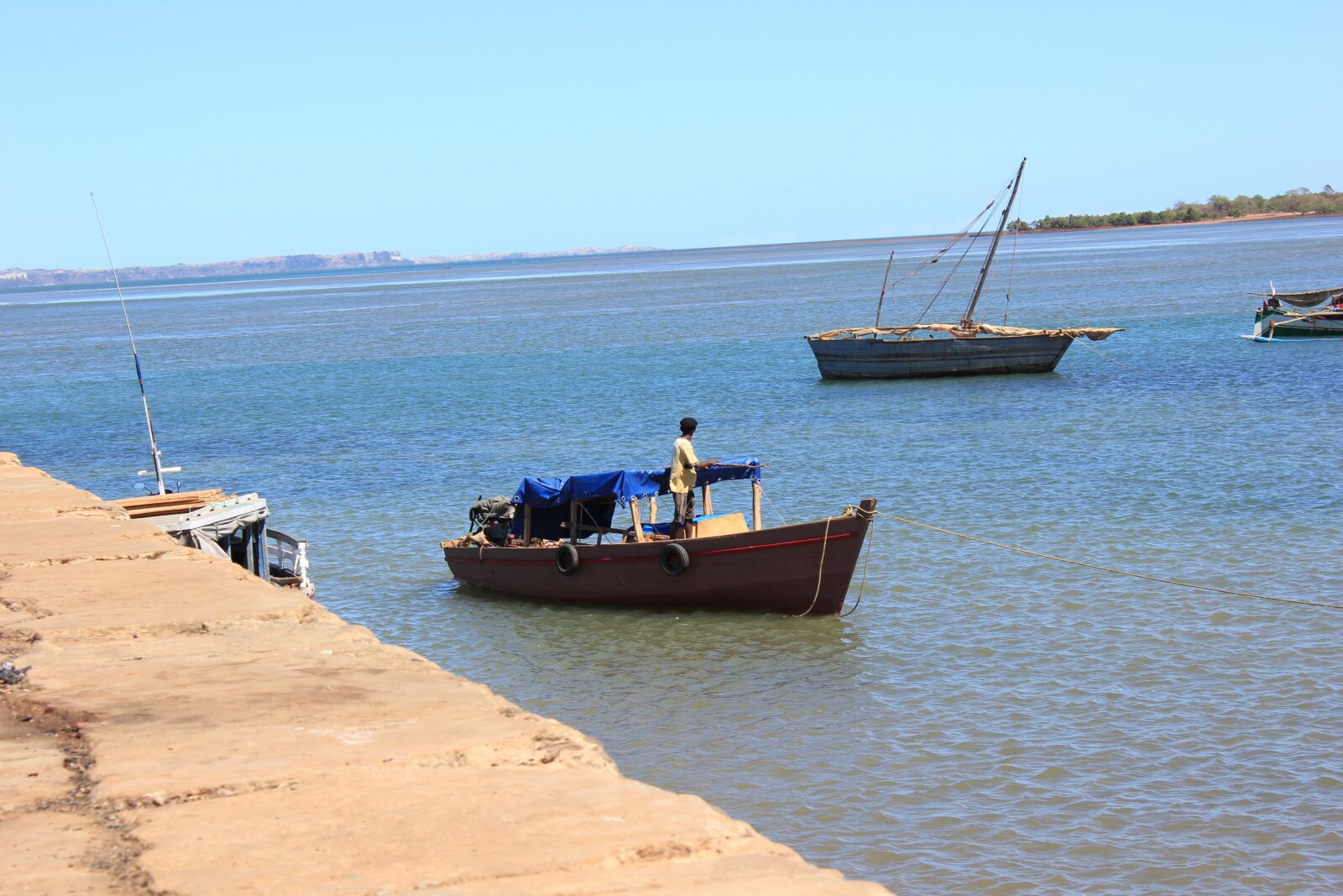 Canon EOS 550D (EOS Rebel T2i / EOS Kiss X4) sample photo. Madagascar, analalava, afrique photography