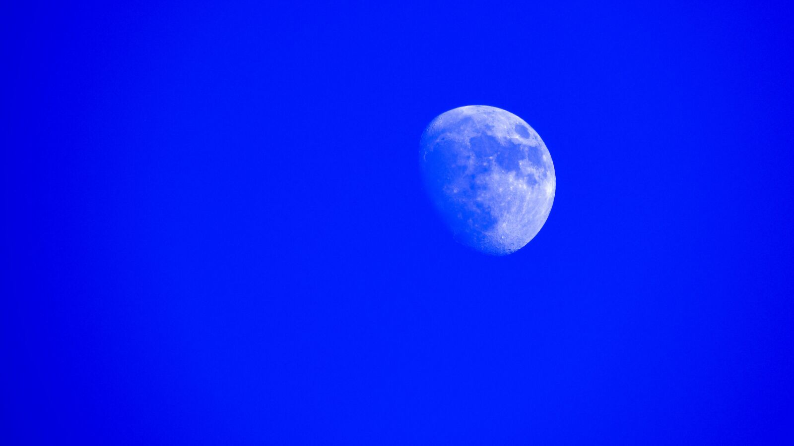 Canon PowerShot SX400 IS sample photo. Moon, satellite, sky photography
