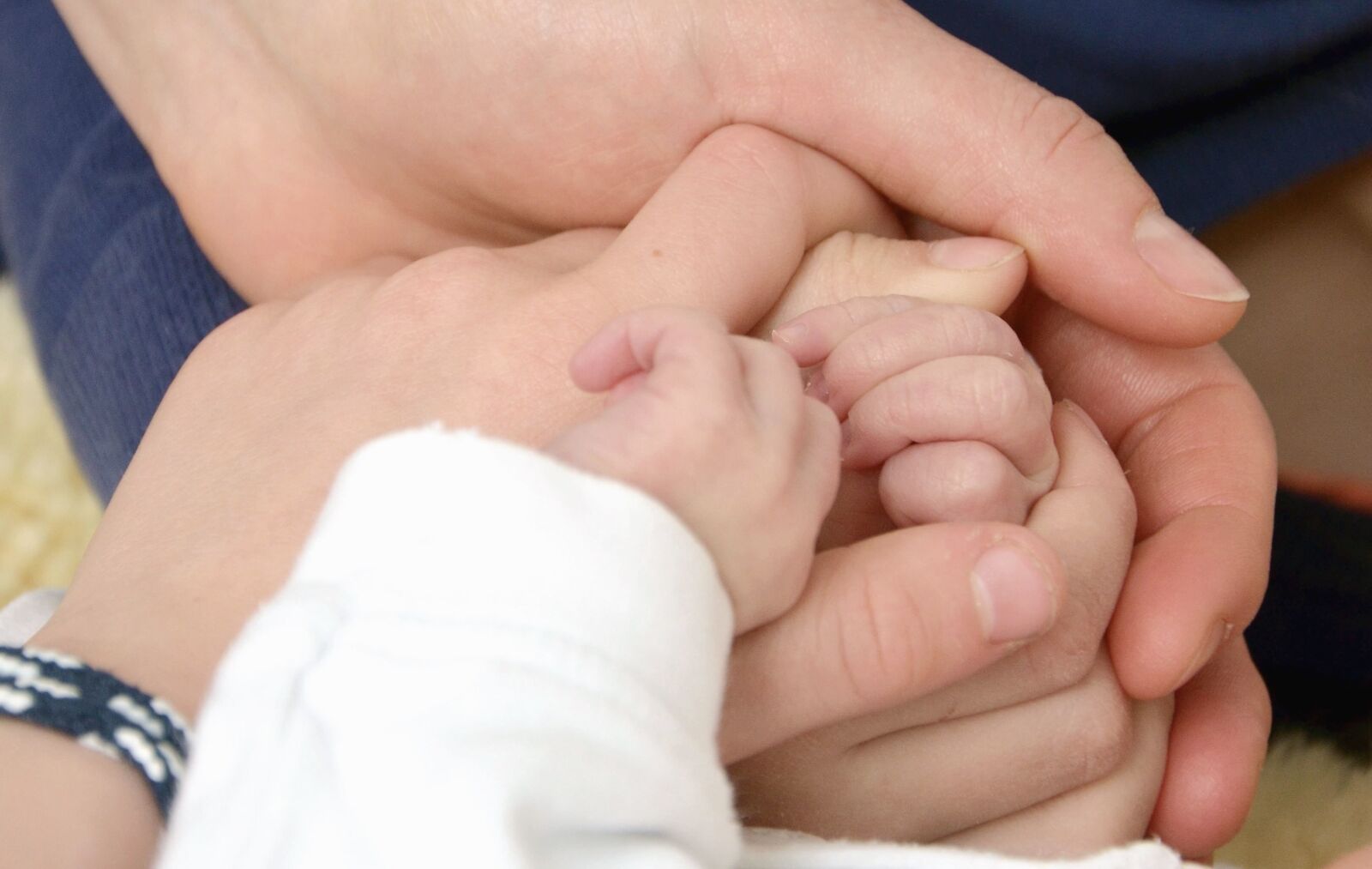 Nikon D5100 sample photo. Child, mother, dad, baby photography