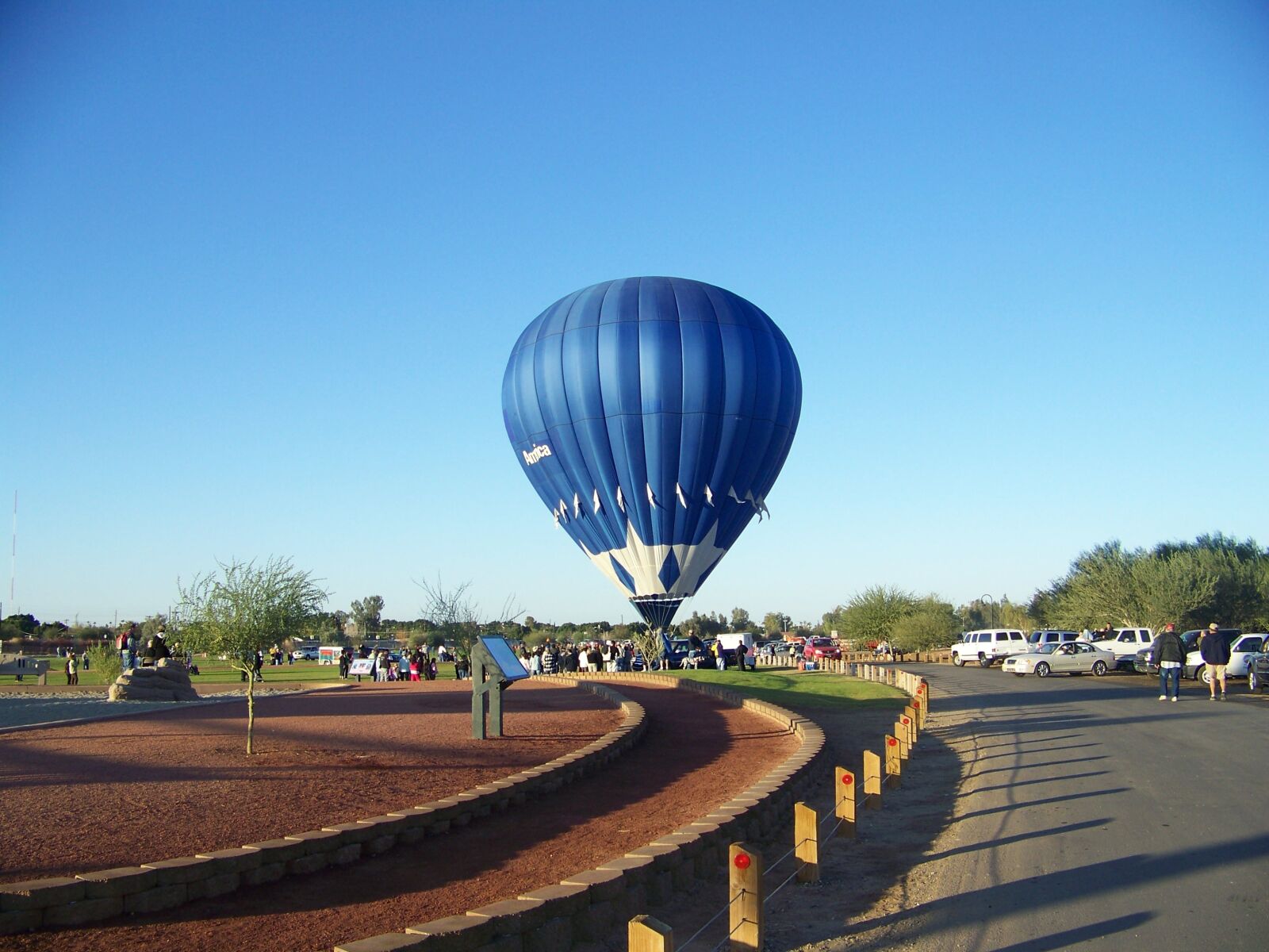 Kodak Z712 IS ZOOM DIGITAL CAMERA sample photo. Hot air balloon, festival photography