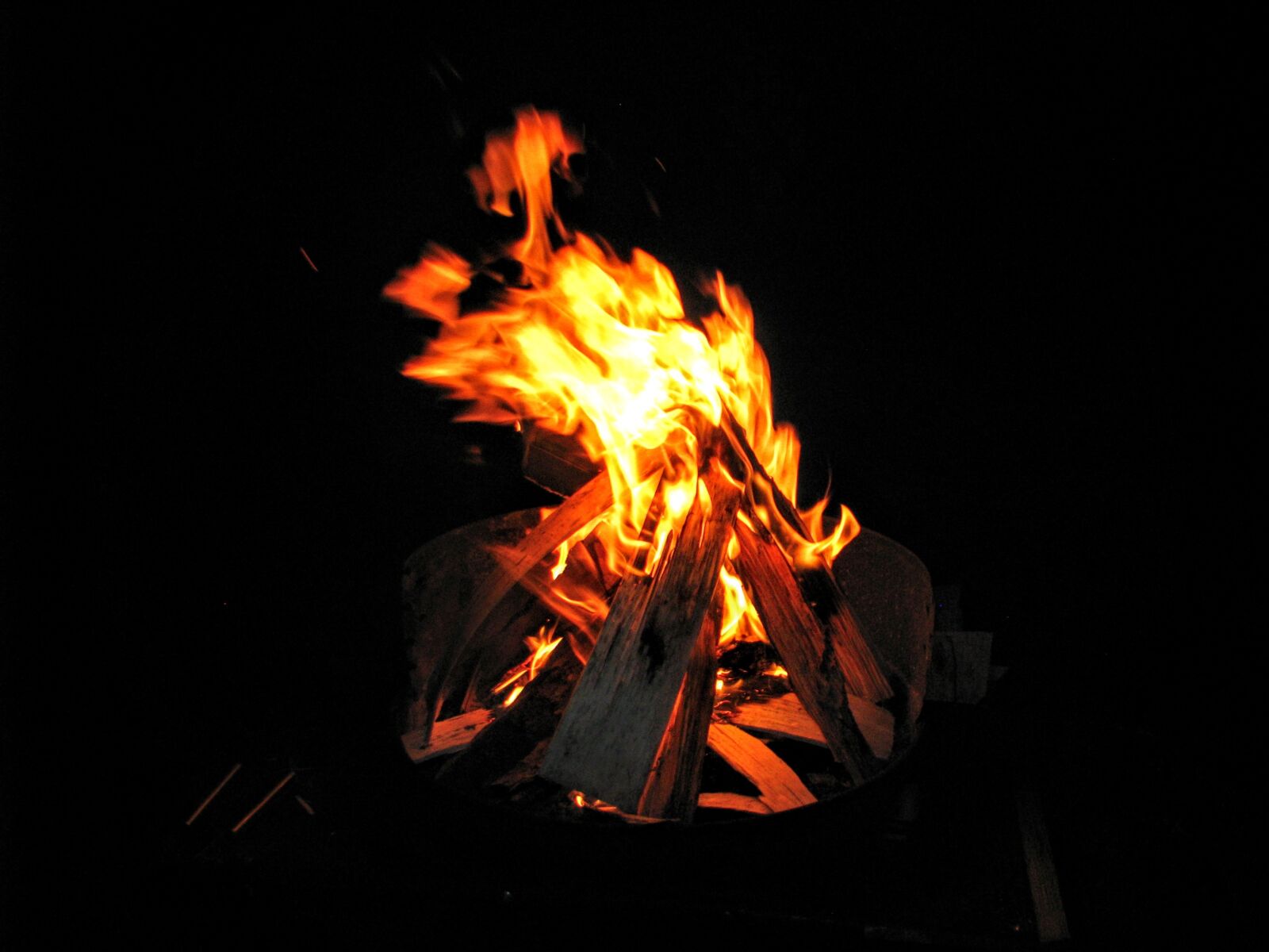 Canon POWERSHOT S5 IS sample photo. Fire, an outbreak of photography