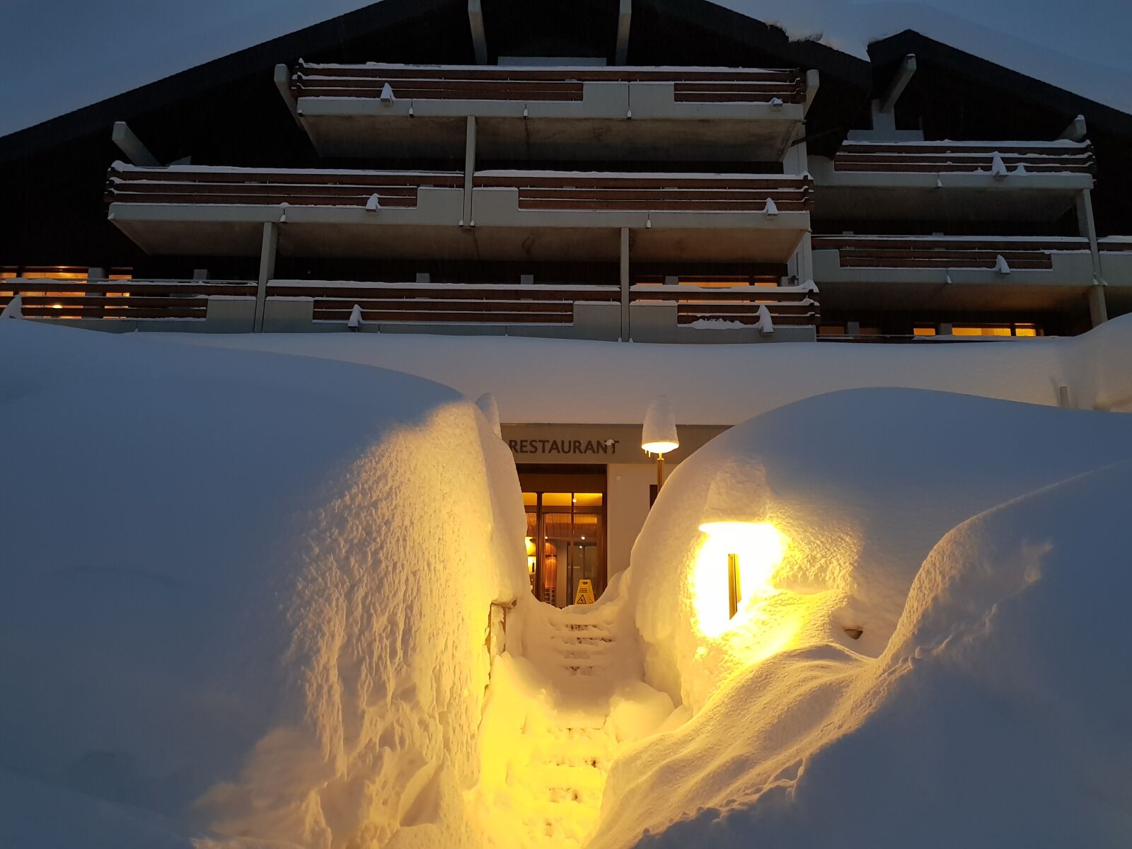 Samsung Galaxy S8 sample photo. Snow, hotel, cold photography