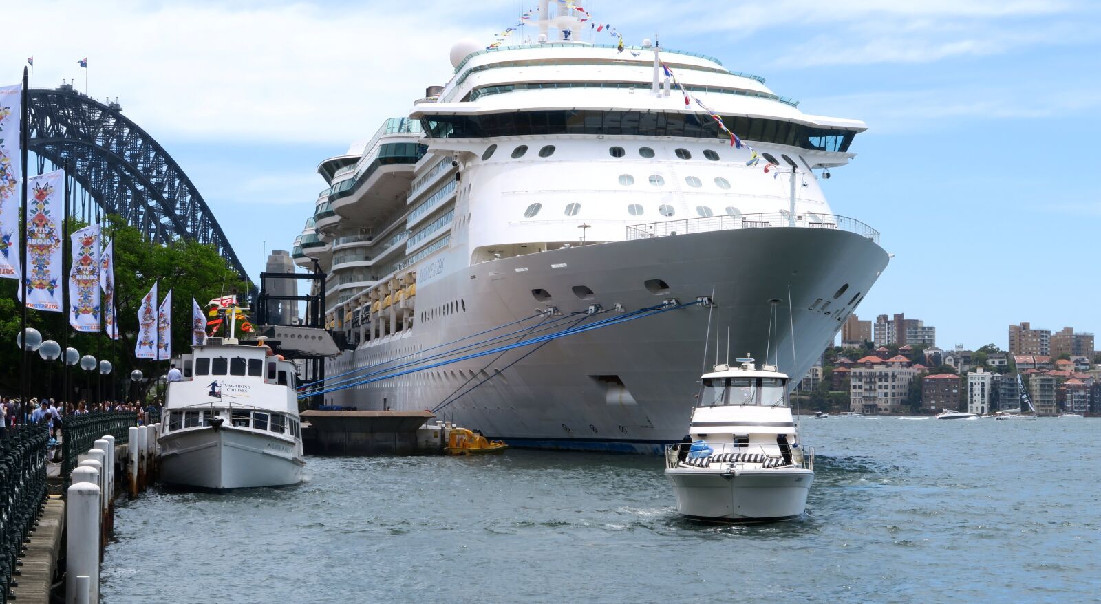8.8 - 36.8 mm sample photo. Ship, sydney harbour, sydney photography