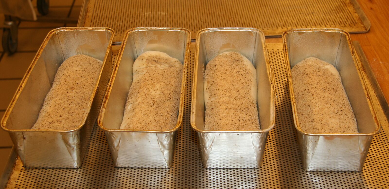 Canon EOS 20D sample photo. Form bread, baking, oven photography