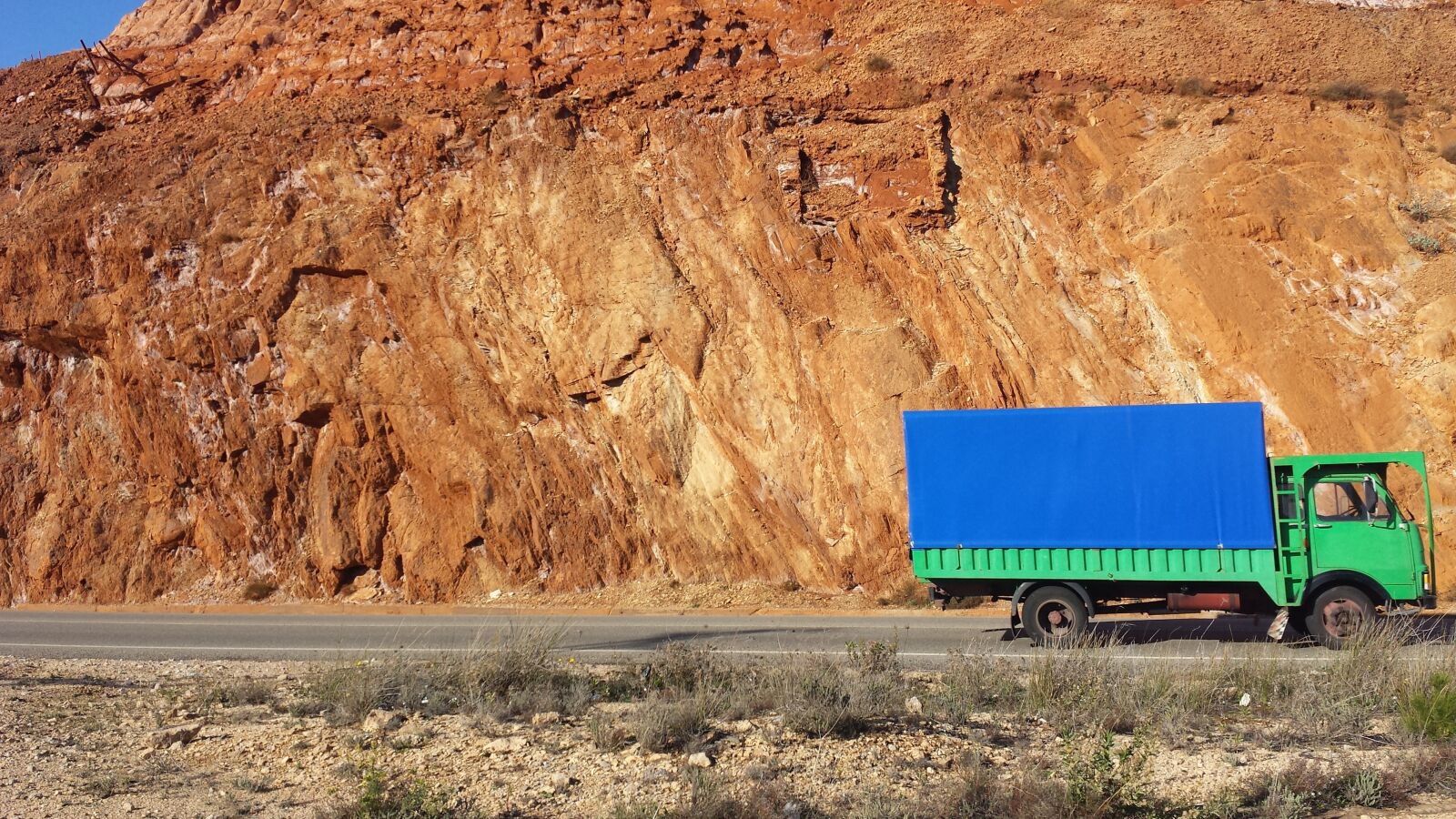 Samsung Galaxy S4 sample photo. Truck, mines, monteponi photography