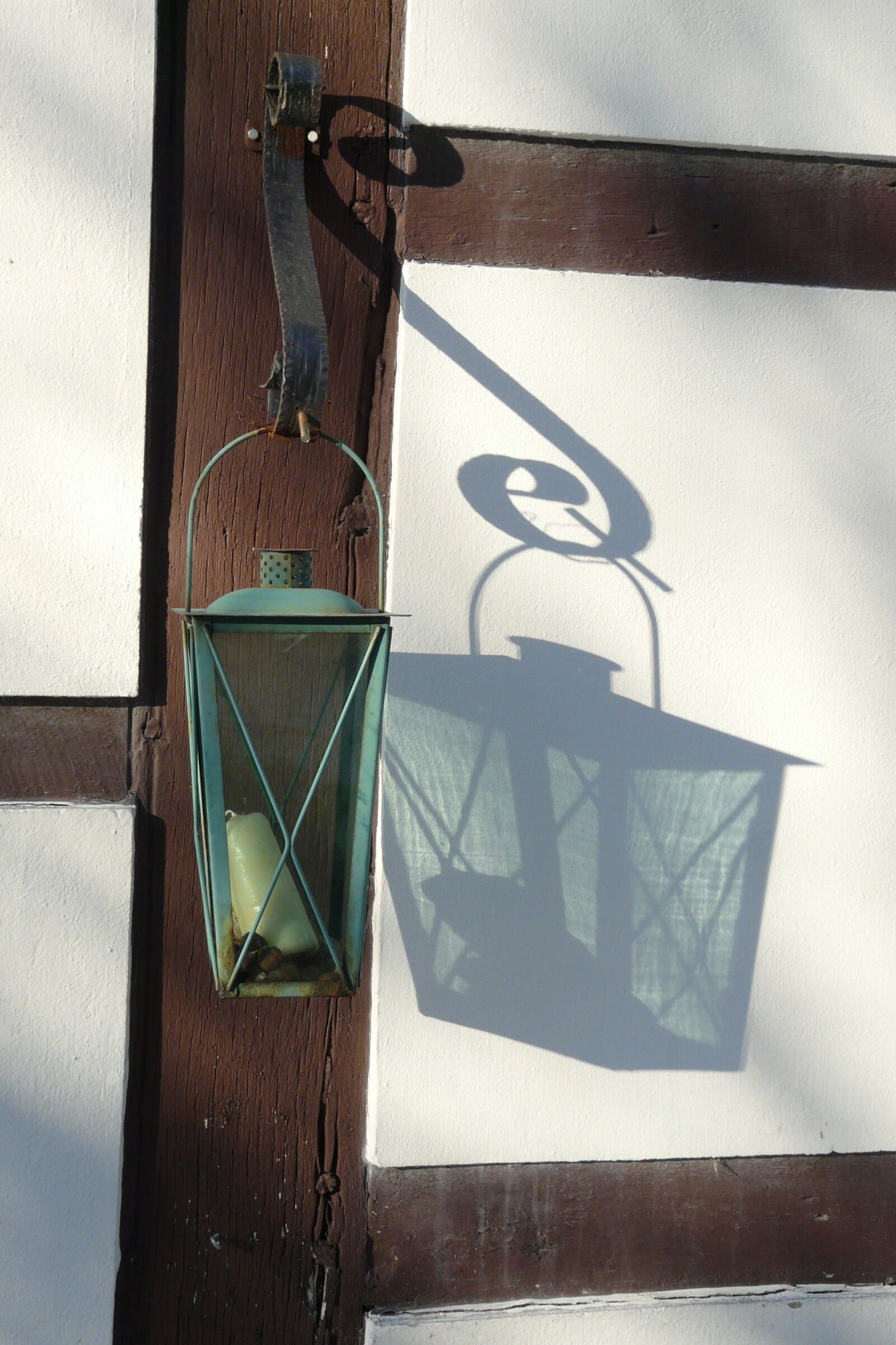 Panasonic DMC-FZ18 sample photo. Truss, hispanic, lamp photography