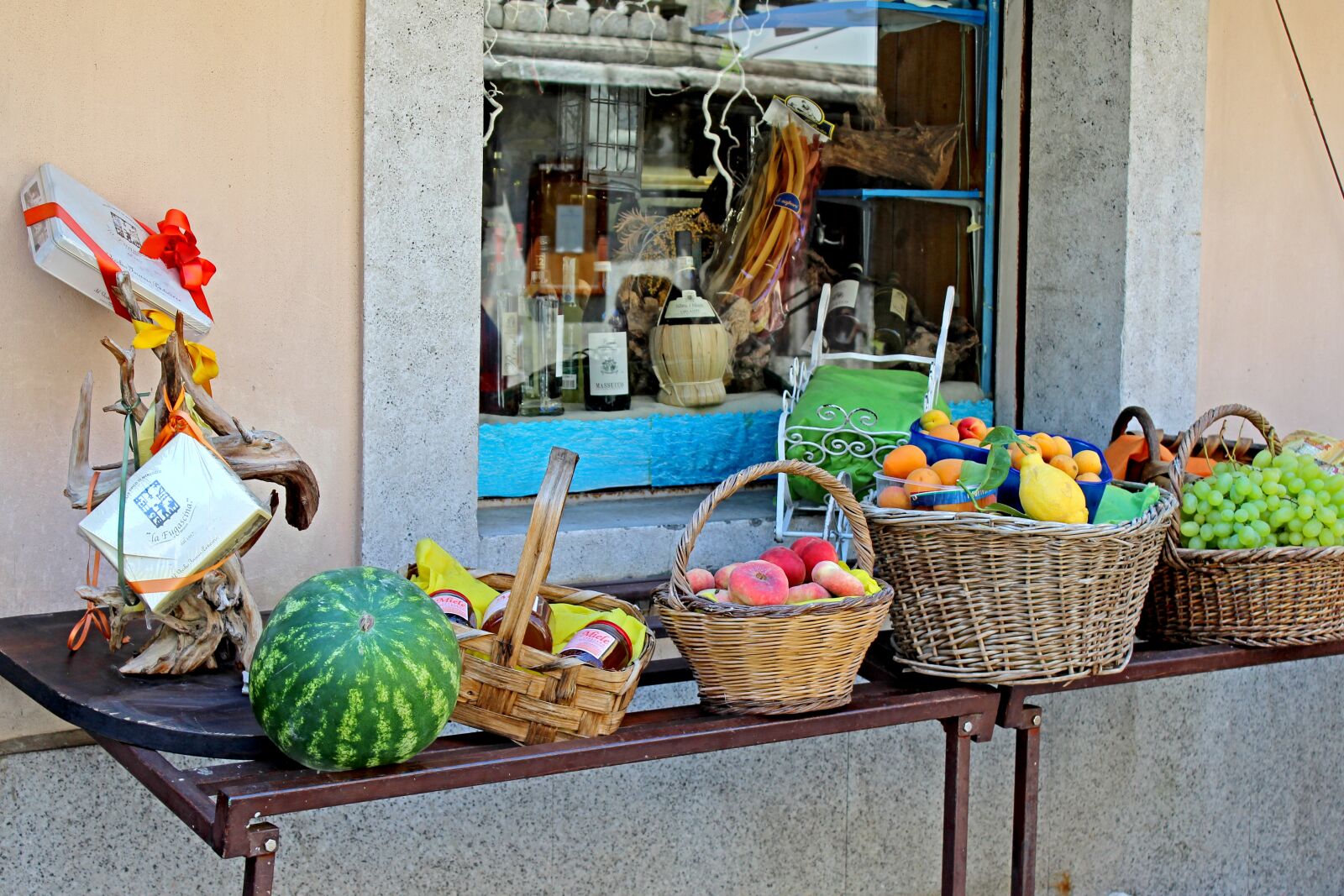Canon EOS 600D (Rebel EOS T3i / EOS Kiss X5) sample photo. Fruit stand, market, food photography