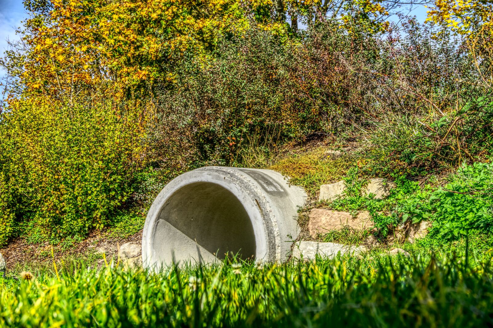 Sony E 16-50mm F3.5-5.6 PZ OSS sample photo. Tunnel, tube, playground photography