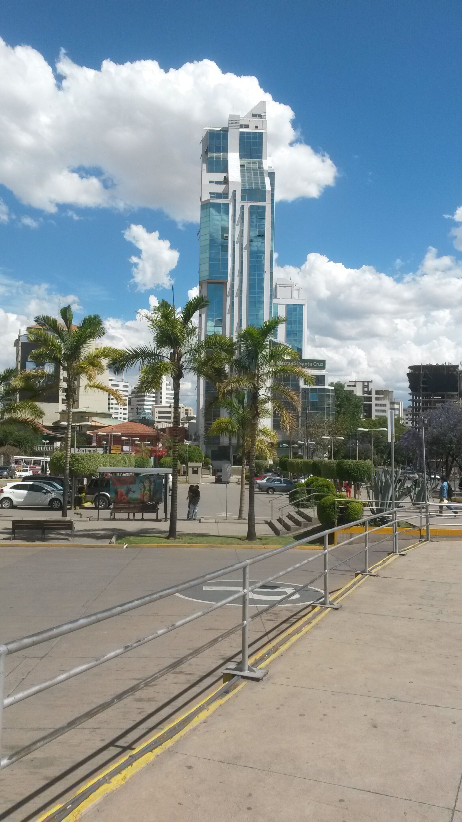 Samsung Galaxy S4 Mini sample photo. Building in cochabamba, plaza photography