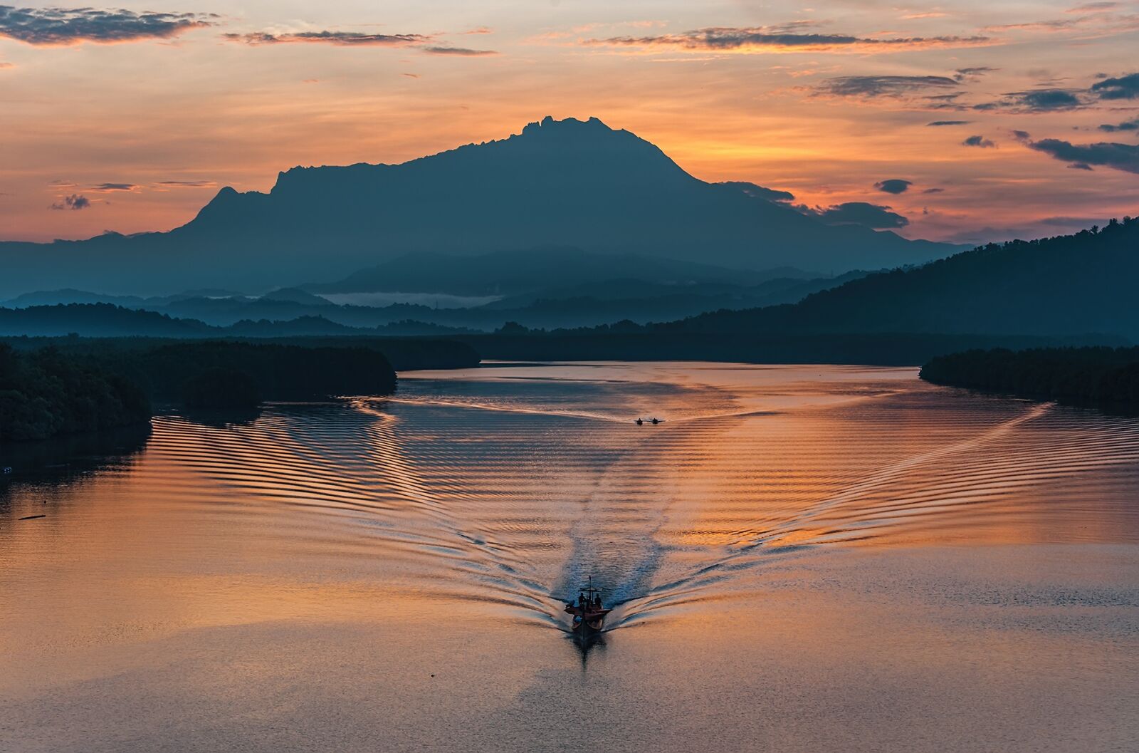Nikon D700 sample photo. Sunrise, boat, river photography