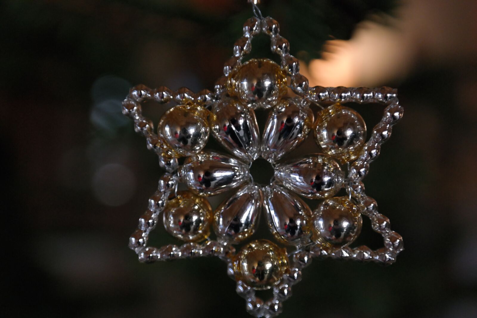 Samsung NX300 sample photo. Christmas, ornament, beads photography