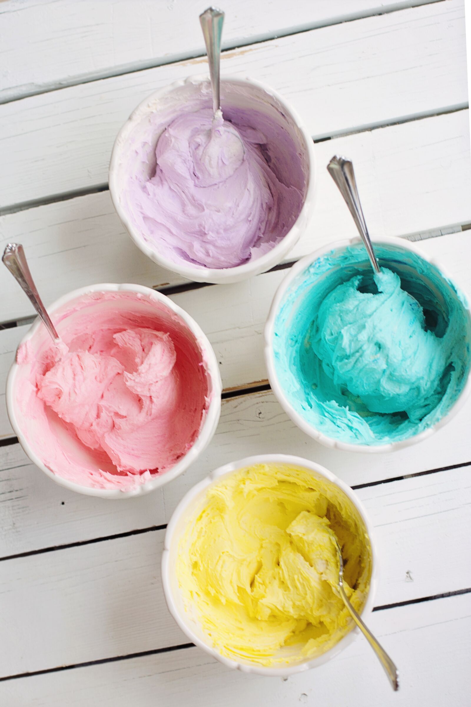 Canon EF 50mm F1.4 USM sample photo. Frosting, icing, cake decorating photography