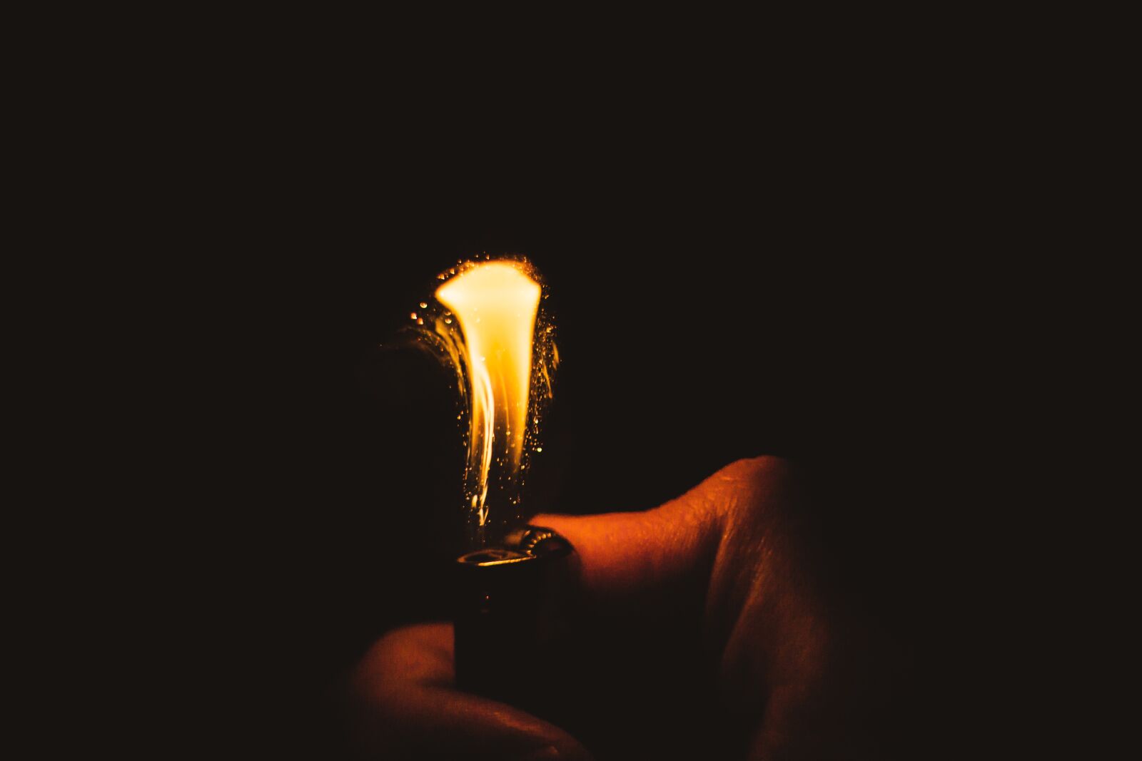Canon EOS 70D + Canon EF 50mm F1.8 STM sample photo. Fire, lighter, light photography