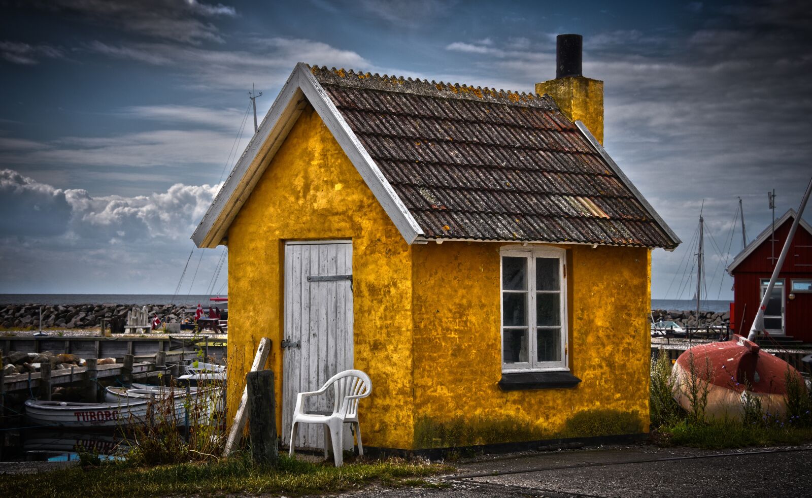 Nikon D750 sample photo. Fisherman's house, hut, yellow photography