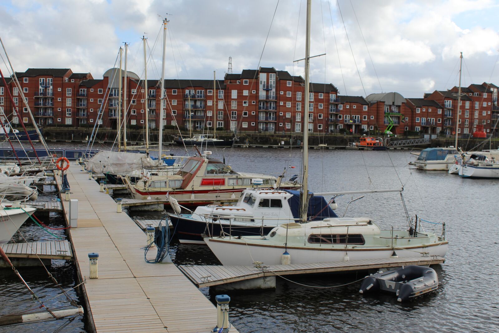 Canon EOS 4000D (EOS Rebel T100 / EOS 3000D) sample photo. Dock flats, housing, port photography