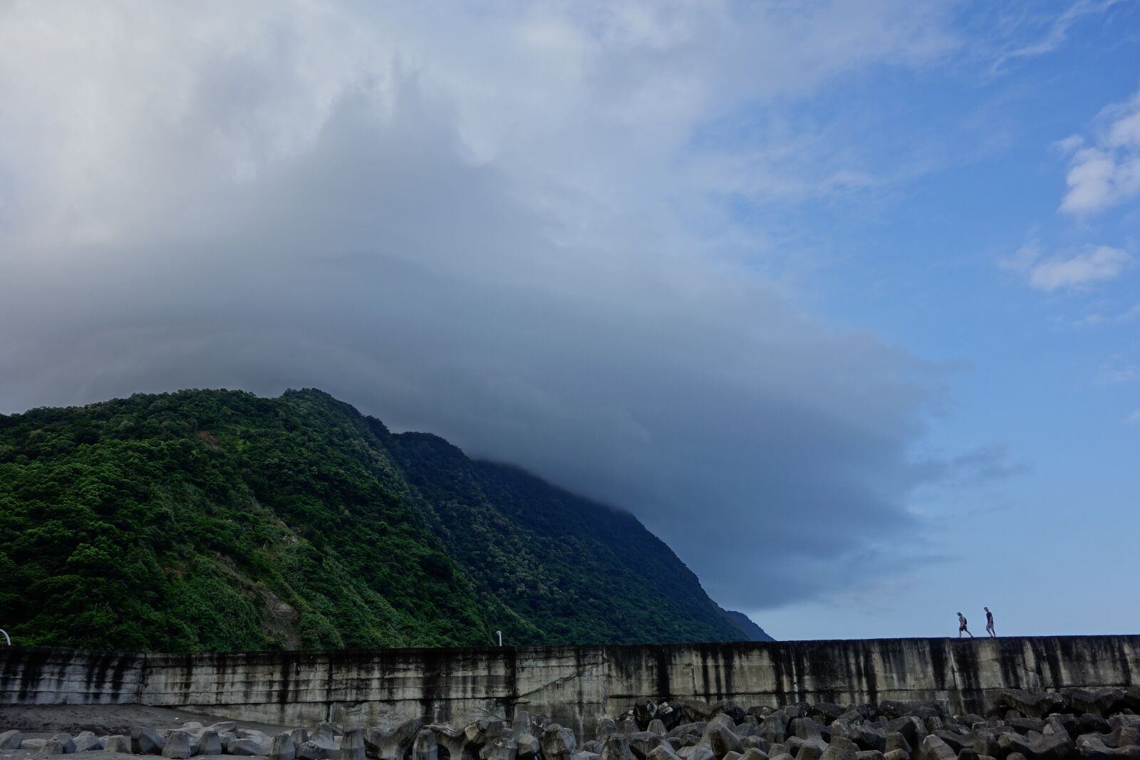 Sony Cyber-shot DSC-RX100 sample photo. A surname, mountain, sky photography