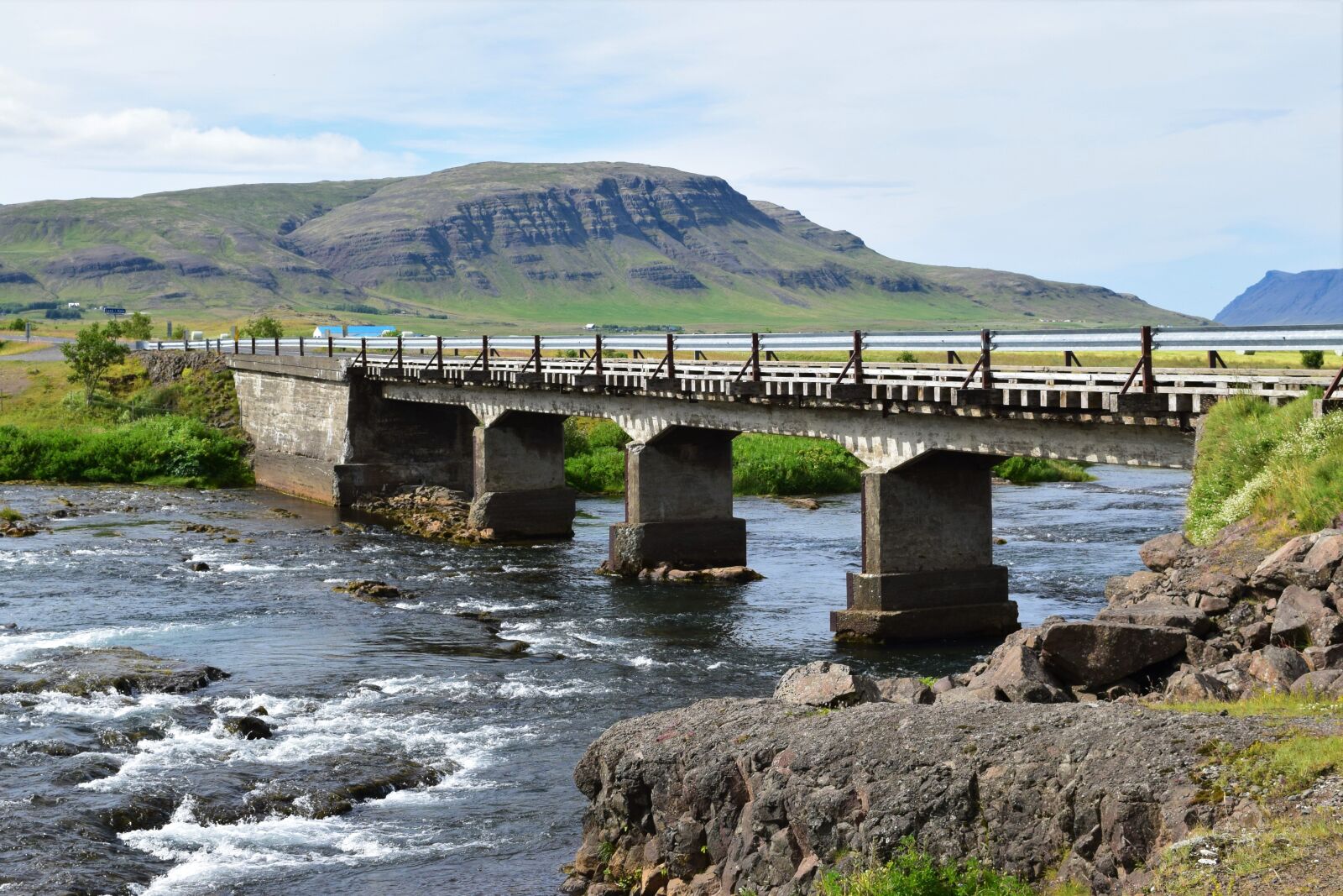 Nikon D3300 sample photo. Bridge, waterfall, single lane photography