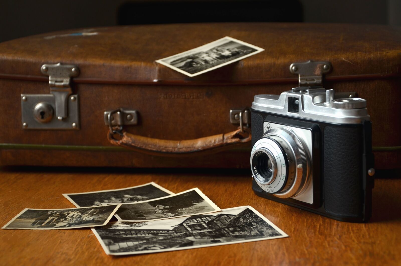 Nikon D5100 sample photo. Photo camera, retro, suitcase photography
