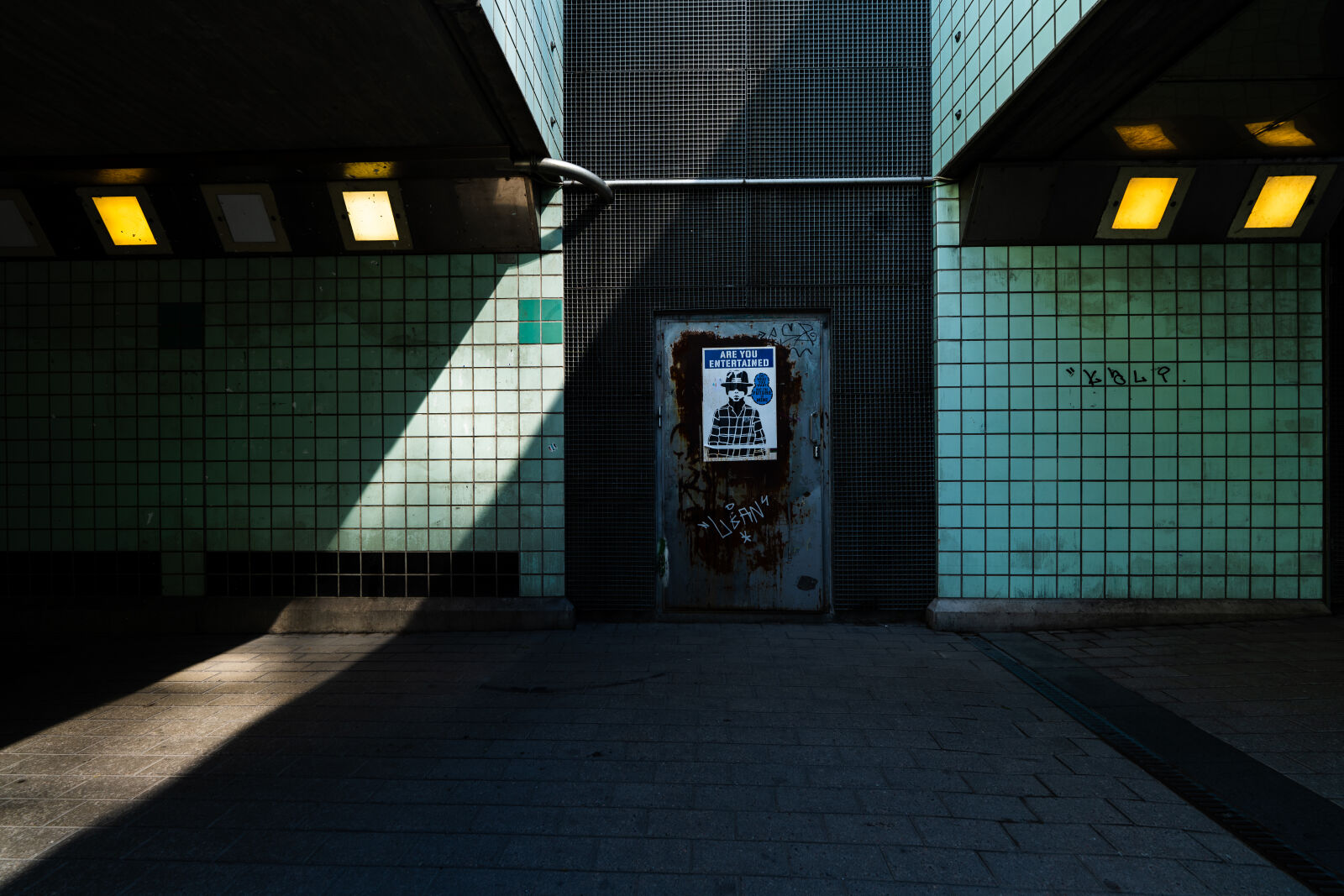 Sony FE 14mm F1.8 GM sample photo. Sunray of the tunnel photography